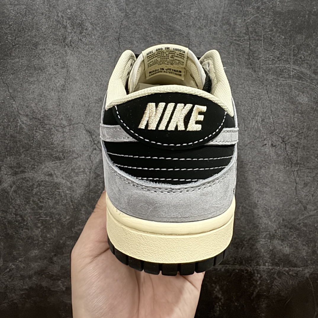 图片[4]-【定制版】NIKE SB Dunk Low x BALENCIAGA 黑灰n公司级出品 极力推荐n原装头层材料 独家版型蒸餾加工n帶來的是更好的视觉和脚感体验n大厂纯原品质出货 清洁度 电绣工艺皮料切割干净无任何毛边 细节完美官方货号：XX9926 026 尺码： 36 36.5 37.5 38 38.5 39 40 40.5 41 42 42.5 43 44 44.5 45 编码：CC280300-鞋库