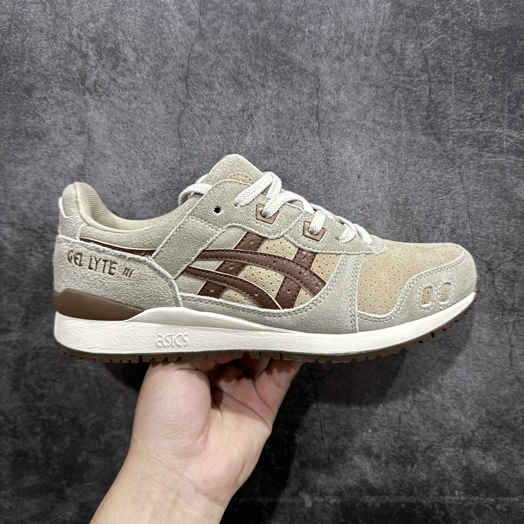 【公司级】Asics Gel-Lyte 3  反毛皮织物休闲跑步鞋GEL-LYTET™III OG运动鞋再次以其90年代初期的原始形状和结构出现n轮廓由三井茂之(Shigeyuki Mitsui)于1990年设计 结合了裂舌应用其最初灵感来自GEL-LD RACER™鞋n鞋在脚跟处采用其标志性的GEL™技术缓冲装置n可提高减震效果并提供持久的舒适感n 尺码: 36 36.5 37.5 38 38.5 39 40 40.5 41 42 42.5 43 44 44.5 45  编码：HCAM270280-鞋库