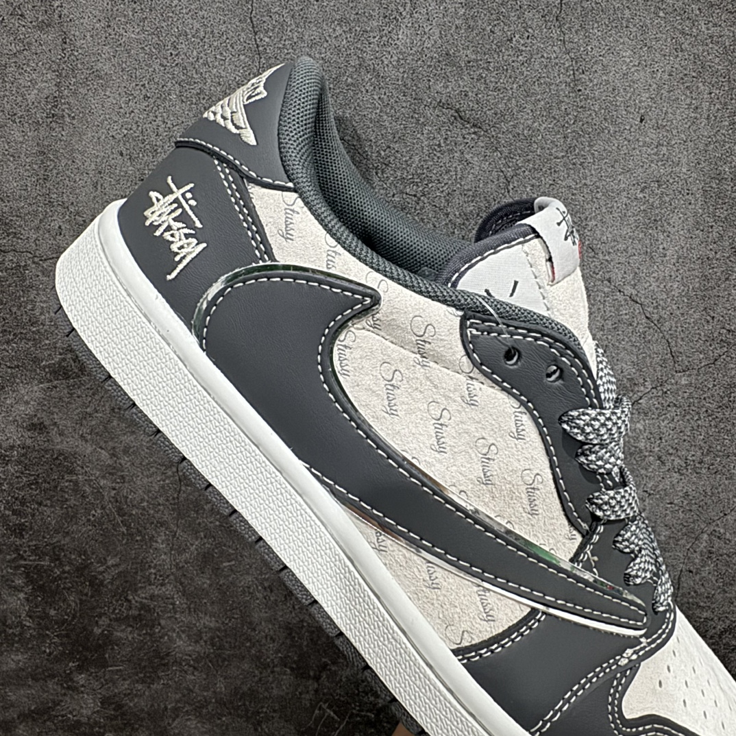 图片[7]-【定制版】Travis Scott x Fragment Design x Air Jordan 1 Low OG SP AJ1 乔1 斯图西联名-黑夜之影 低帮文化休闲板鞋 XZ3398-003rn#多方联名合作融合了Travis Scott 独特的音乐风格，藤原浩个性的设计风格以及Jordan品牌的经典元素 使其成为一双具有独特身份和价值的鞋子 清新而立体的外观加上联名标识更突出了其独特身份 这种配色方案显示出活力和时尚感 在视觉上引人注目  鞋身的质感和细腻的细节处理使其显得高端而格调十足  这款“倒钩”联名是设计与创意完美结合  融合多方的个性风格是一款备受瞩目的潮流鞋款r 尺码：36 36.5 37.5 38 38.5 39 40 40.5 41 42 42.5 43 44 44.5 45 编码：HXS330340-鞋库