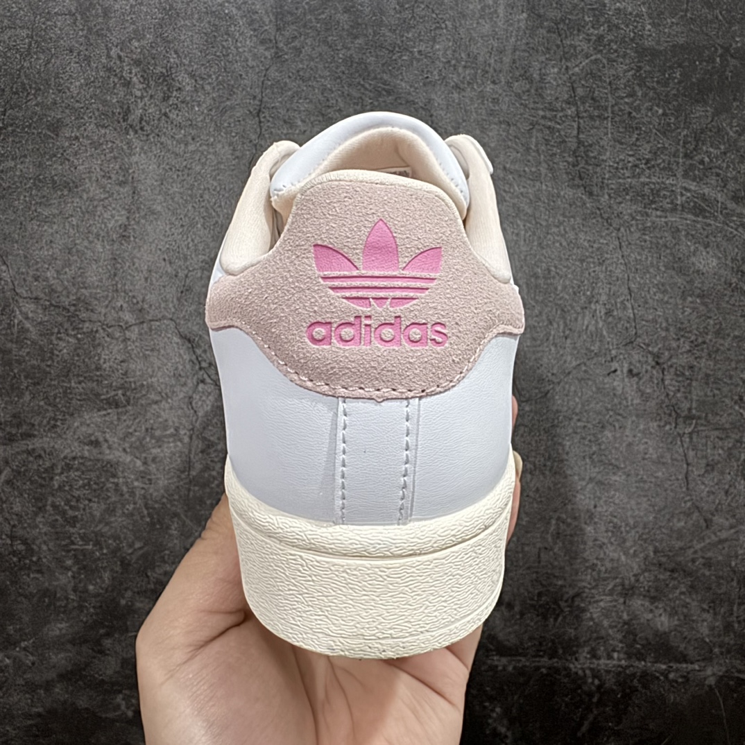 图片[4]-【公司级】阿迪达斯 ADIDAS SUPERSTAR 三叶草☘️经典贝壳头系列 双鞋带 新款休闲板鞋潮流女士运动鞋 。n鞋面皮革材质 标志性的贝壳鞋头，锯齿三条纹，简约的线条。就连版型和比例，都在向1982年的鞋款致敬。可谓“形神兼备”的复刻。无论在哪，无论去哪，你或许都需要这样一双既舒适又时尚的鞋。1970年问世于篮球场的adidas Superstar，集舒适与时尚于一身。这款经典鞋，缀低调图案，灵感源自公共交通地图。设计简约，旨在伴你出行。心动不如行动，系好鞋带，出发吧。 货号：IF1802n码数：35-40含半码 编码：XN200220-鞋库