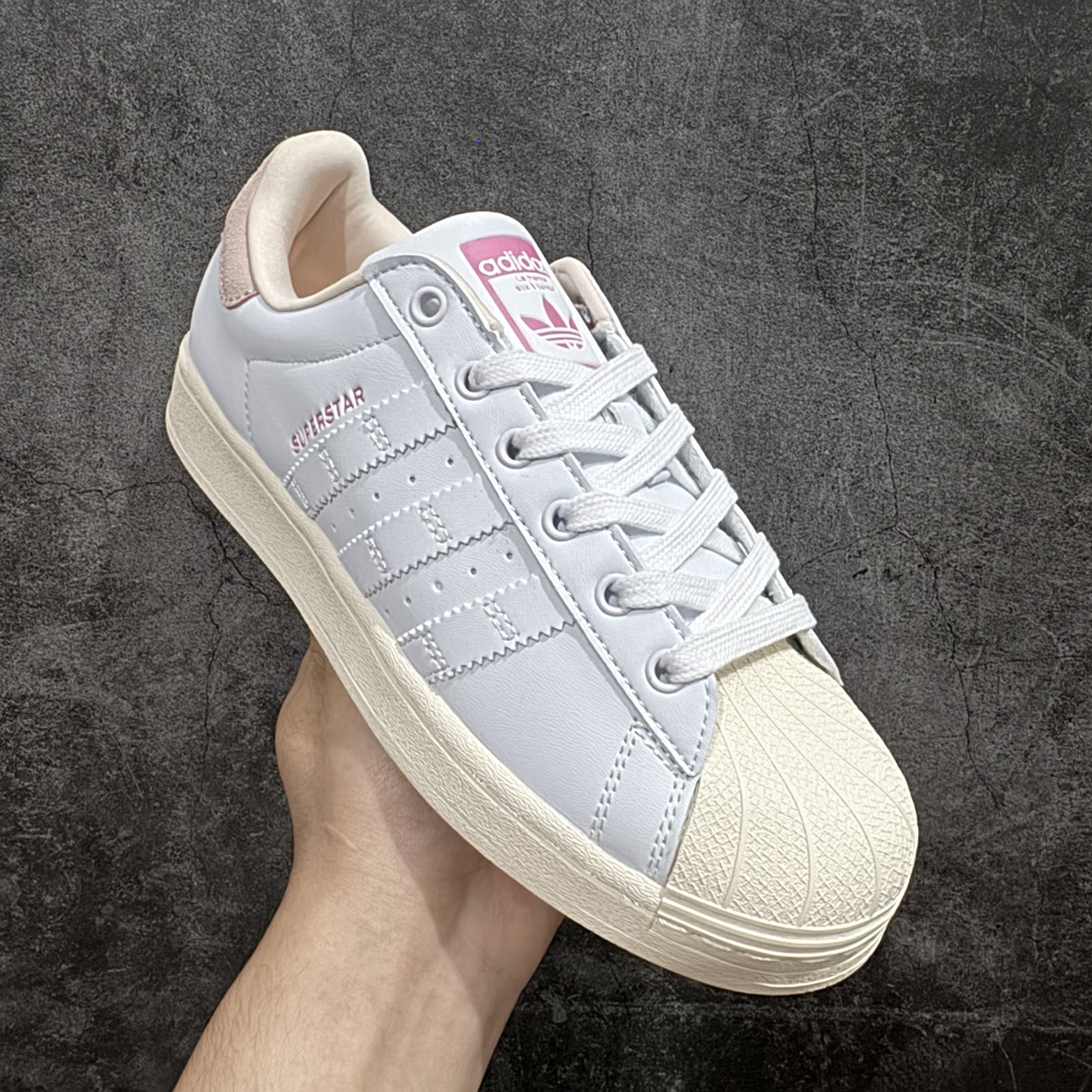 图片[3]-【公司级】阿迪达斯 ADIDAS SUPERSTAR 三叶草☘️经典贝壳头系列 双鞋带 新款休闲板鞋潮流女士运动鞋 。n鞋面皮革材质 标志性的贝壳鞋头，锯齿三条纹，简约的线条。就连版型和比例，都在向1982年的鞋款致敬。可谓“形神兼备”的复刻。无论在哪，无论去哪，你或许都需要这样一双既舒适又时尚的鞋。1970年问世于篮球场的adidas Superstar，集舒适与时尚于一身。这款经典鞋，缀低调图案，灵感源自公共交通地图。设计简约，旨在伴你出行。心动不如行动，系好鞋带，出发吧。 货号：IF1802n码数：35-40含半码 编码：XN200220-鞋库