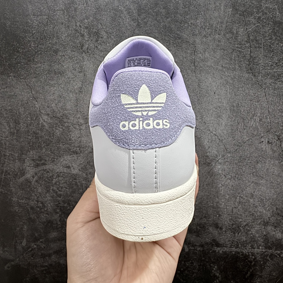 图片[4]-【公司级】阿迪达斯 ADIDAS SUPERSTAR 三叶草☘️经典贝壳头系列 双鞋带 新款休闲板鞋潮流女士运动鞋 。n鞋面皮革材质 标志性的贝壳鞋头，锯齿三条纹，简约的线条。就连版型和比例，都在向1982年的鞋款致敬。可谓“形神兼备”的复刻。无论在哪，无论去哪，你或许都需要这样一双既舒适又时尚的鞋。1970年问世于篮球场的adidas Superstar，集舒适与时尚于一身。这款经典鞋，缀低调图案，灵感源自公共交通地图。设计简约，旨在伴你出行。心动不如行动，系好鞋带，出发吧。 货号：IF1804n码数：35-40含半码 编码：XN200220-鞋库