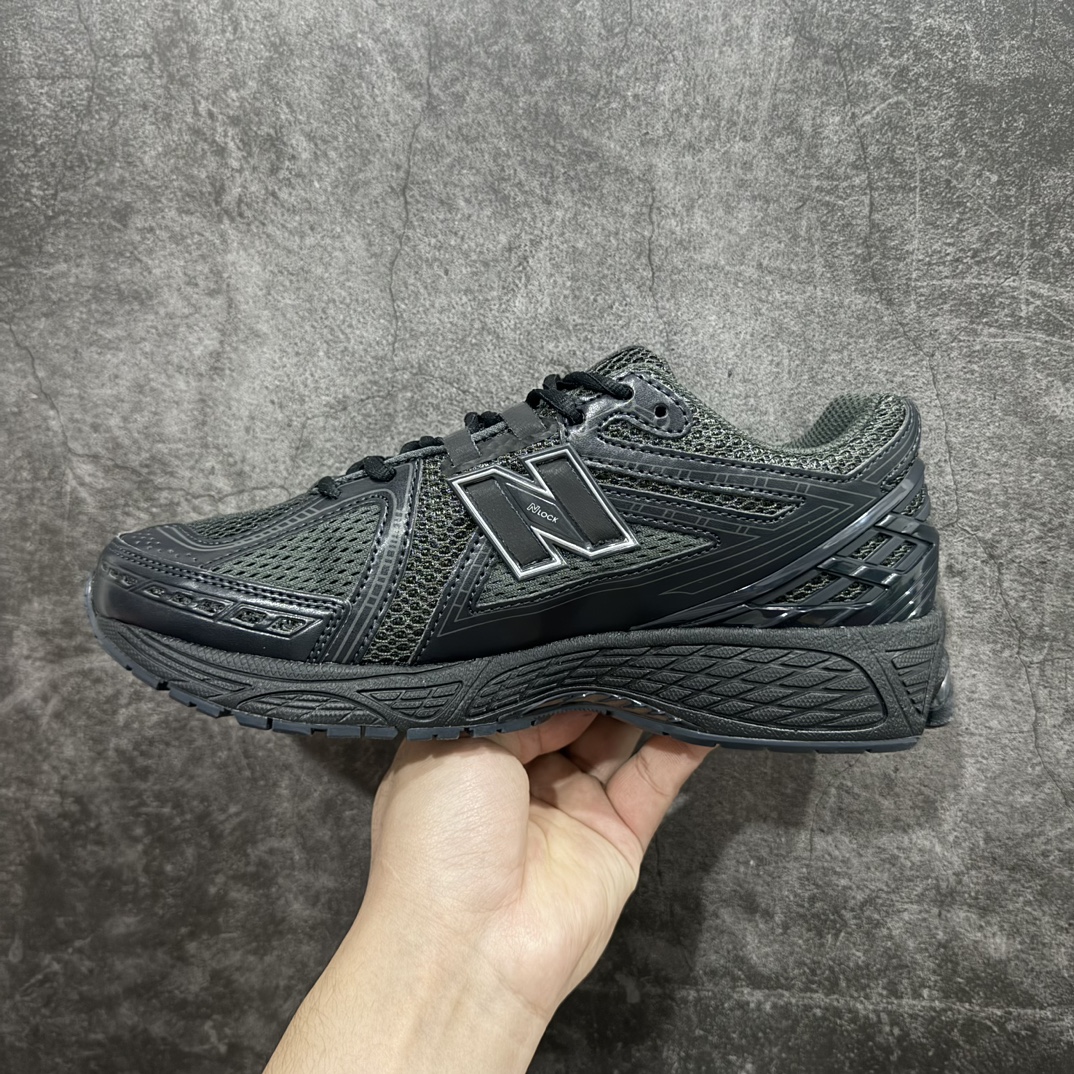 图片[2]-【纯原版】NB新百伦New Balance M1906R  M1906RJB 系列复古老爹风休闲运动慢跑鞋采用轻质牛剖革拼接透气网眼衬垫织物鞋面材质#T-Beam大底提供足步弓支撑，保持步态稳定#后跟搭载外露缓震胶 鞋身整体以各种深浅不一的灰色覆盖，鞋头以淡蓝色调装饰，网眼衬垫通过不规律的色块实现做旧的美感，泛黄的鞋底更是进一步增添了复古气息。 尺码：36 37 37.5 38 38.5 39.5 40 40.5 41.5 42 42.5 43 44 45 46.5 编码：JP260280-鞋库