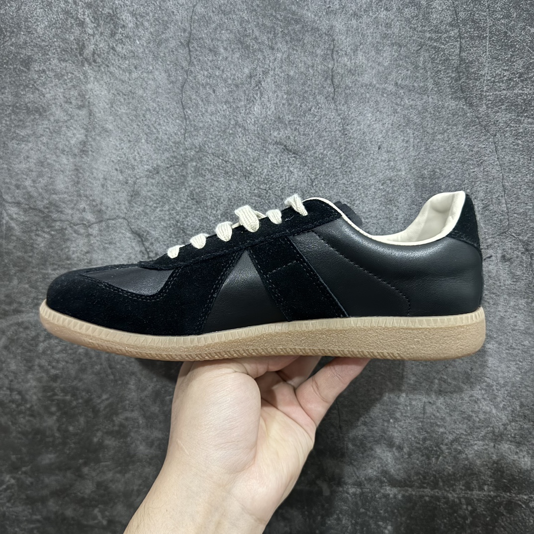 图片[2]-【原版礼盒版】Maison Margiela MM6梅森马吉拉 Calfskin Replica 复古 德训 时尚板鞋 男女款广货新版本 白色礼盒装 送礼高端大气n原版全套包装 配送精致白色礼盒网红单品 高端外贸 平台零售专供批次全头层软牛皮鞋面 头层羊皮内里n乳胶鞋垫 中底钢印 原版织唛 尺码：35 36 37 38 39 40 41 42 43 44  45 编码：TL390420-鞋库