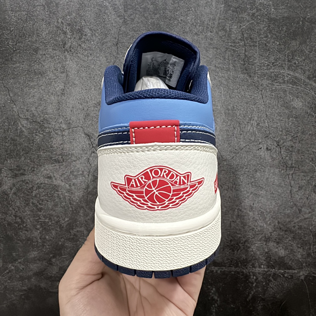 图片[4]-【定制版】Air Jordan 1 Retro Low x Supreme 白蓝小钩满天星n官方同步新色 原装级产物n拒绝公底 立体鞋型 细节完美 高清洁度购置公司同步原材料 原汁原味 忠于原版 货号：XX2410 010n码数：36 36.5 37.5 38 38.5 39 40 40.5 41 42 42.5 43 44 44.5 45 编码：CC280300-鞋库