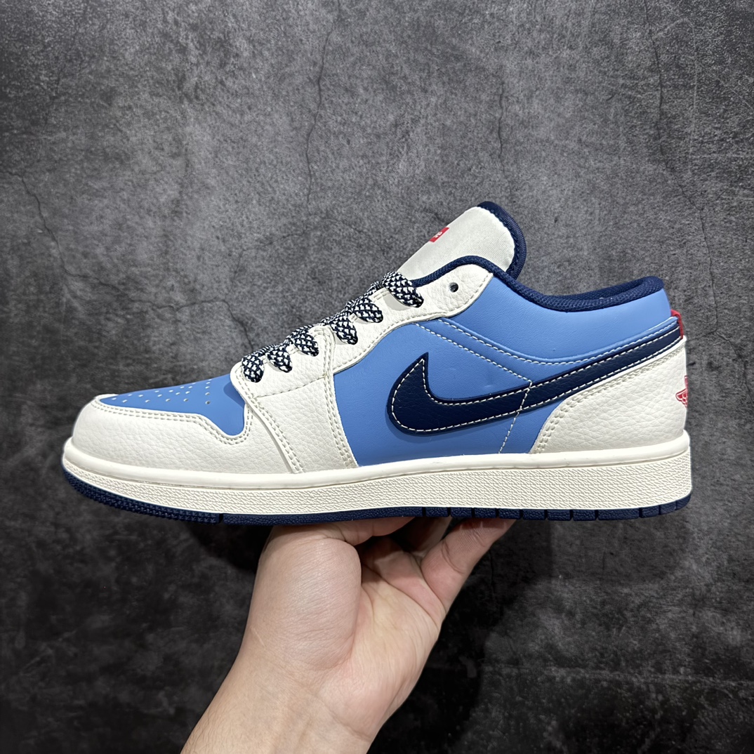 图片[2]-【定制版】Air Jordan 1 Retro Low x Supreme 白蓝小钩满天星n官方同步新色 原装级产物n拒绝公底 立体鞋型 细节完美 高清洁度购置公司同步原材料 原汁原味 忠于原版 货号：XX2410 010n码数：36 36.5 37.5 38 38.5 39 40 40.5 41 42 42.5 43 44 44.5 45 编码：CC280300-鞋库