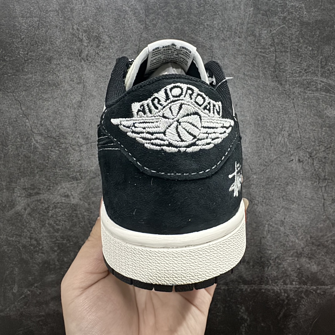 图片[4]-【定制版】Travis Scott x Nike Air Jordan 1 Low x SupremenAir Jordan 1 Low 反转黑米小钩满天星倒钩 纯原版本n全鞋采用原装头层皮，用料扎实 精雕细琢n鞋型极致还原 飞翼3D打印改良 深度立体四线中底拉帮皮料选材 钢印 背胶一应俱全 全新批次 原装原模大底全鞋原厂定制皮料，手感细腻正确折边工艺 完美细节诠释 官方货号：SJ2068 124 Size：36 36.5 37.5 38 38.5 39 40 40.5 41 42 42.5 43 44 44.5 45 编码：HXS320340-鞋库