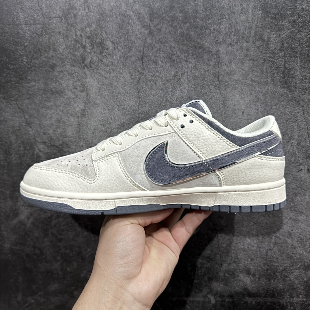 图片[2]-【定制版】Nike SB Dunk Low x CDG x The North Face 米灰小钩n纯原大厂出品 极力推荐n原装头层材料 独家版型蒸餾加工n帶來的是更好的视觉和脚感体验n大厂纯原品质出货 清洁度 电绣工艺皮料切割干净无任何毛边 细节完美 官方货号：DQ1098 513 尺码：36 36.5 37.5 38 38.5 39 40 40.5 41 42 42.5 43 44 44.5 45  编码：HXS340360-鞋库