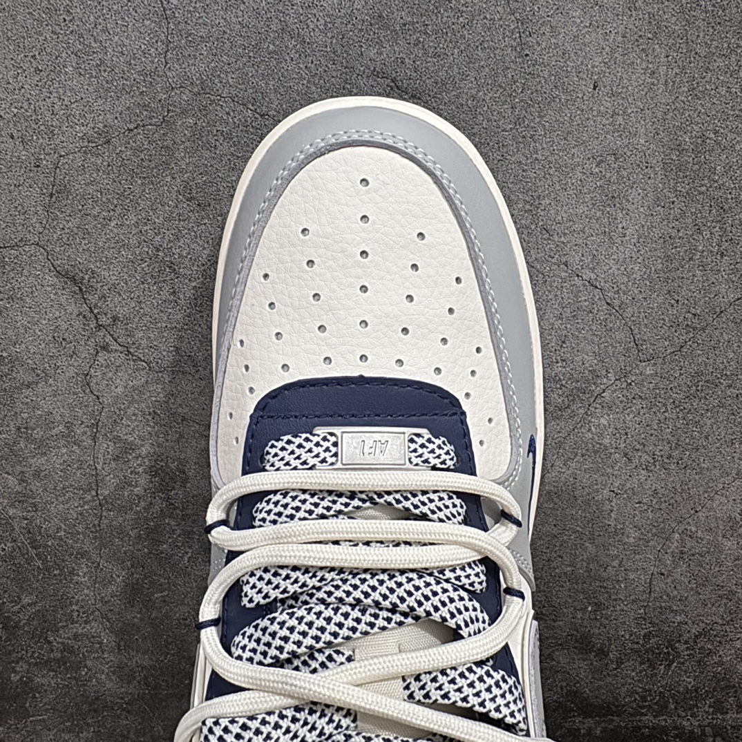 图片[5]-【定制版】Nike SB Dunk Low x CDG x The North Face 米灰小钩n纯原大厂出品 极力推荐n原装头层材料 独家版型蒸餾加工n帶來的是更好的视觉和脚感体验n大厂纯原品质出货 清洁度 电绣工艺皮料切割干净无任何毛边 细节完美 官方货号：DQ1098 513 尺码：36 36.5 37.5 38 38.5 39 40 40.5 41 42 42.5 43 44 44.5 45  编码：HXS340360-鞋库