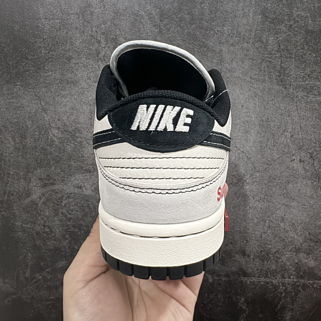 图片[4]-【定制版】Nike SB Dunk Low Supreme联名n纯原大厂出品 极力推荐n原装头层材料 独家版型蒸餾加工n帶來的是更好的视觉和脚感体验n大厂纯原品质出货 清洁度电绣工艺 皮料切割干净无任何毛边 细节完美 官方货号: MM1089 019 尺码：36 36.5 37.5 38 38.5 39 40 40.5 41 42 42.5 43 44 44.5 45 编码：HXS320340-鞋库