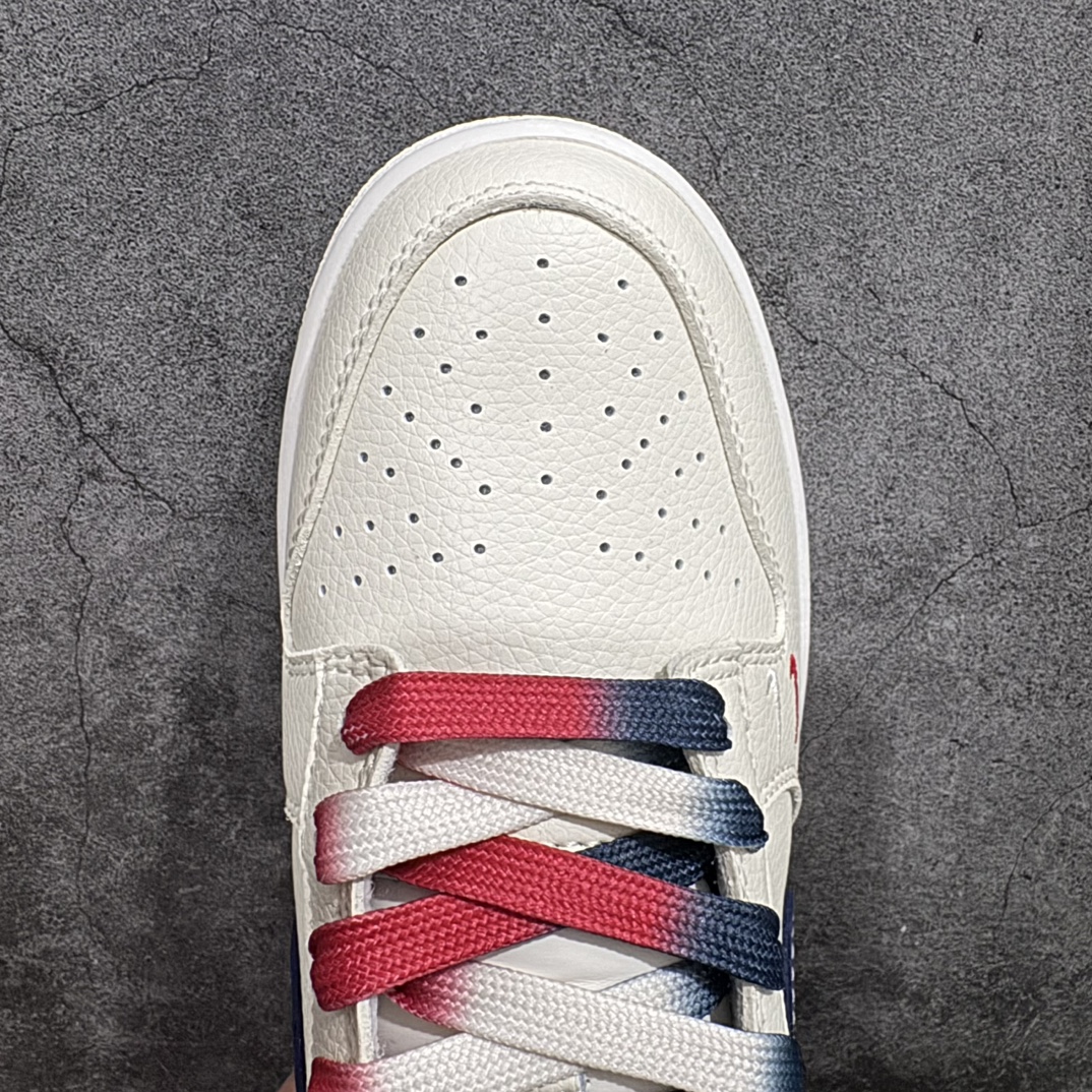 图片[5]-【定制版】NIKE SB Dunk Low x GUCCI 古驰米白蓝红小钩n性价比天花板 极力推荐n原装头层材料 独家版型蒸餾加工n帶來的是更好的视觉和脚感体验n大厂纯原品质出货 清洁度 电绣工艺皮料切割干净无任何毛边 细节完美官方货号：XY1688 003 尺码：36 36.5 37.5 38 38.5 39 40 40.5 41 42 42.5 43 44 44.5 45 编码：FS230250-鞋库