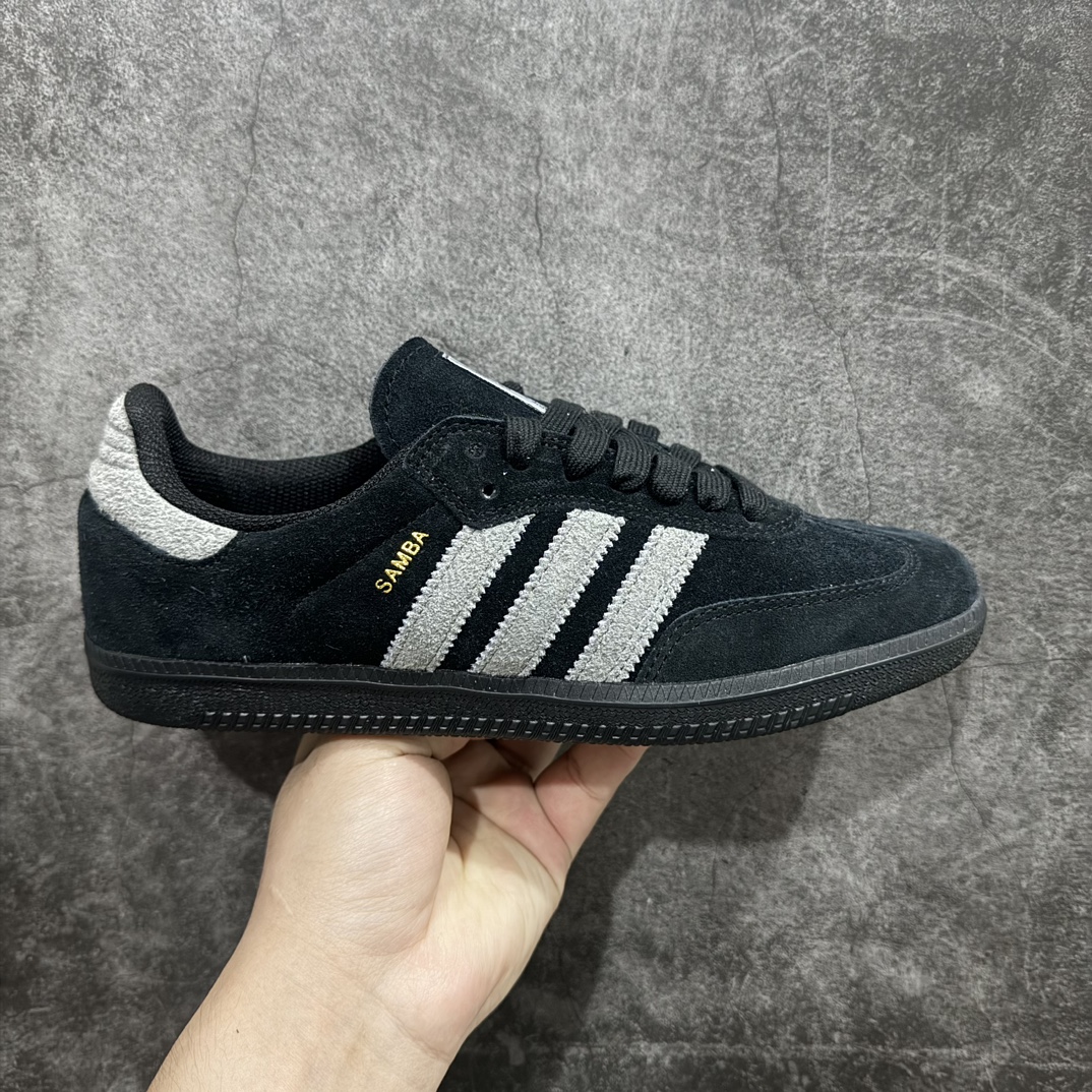 纯原版AdidasSambaOG复古桑巴板鞋纯原大厂出品市面最顶级品质没有之一！此版鞋身全部采用进口原厂