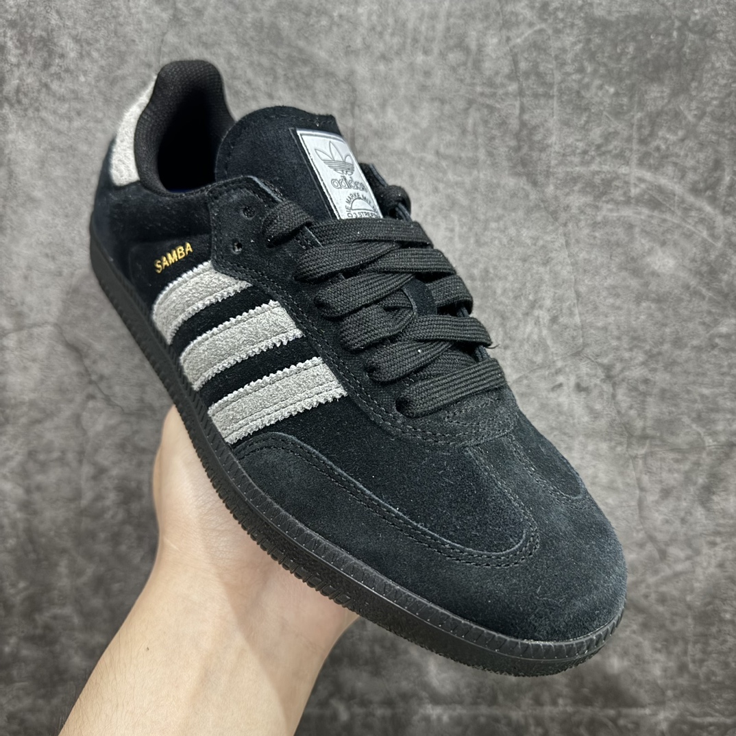 纯原版AdidasSambaOG复古桑巴板鞋纯原大厂出品市面最顶级品质没有之一！此版鞋身全部采用进口原厂