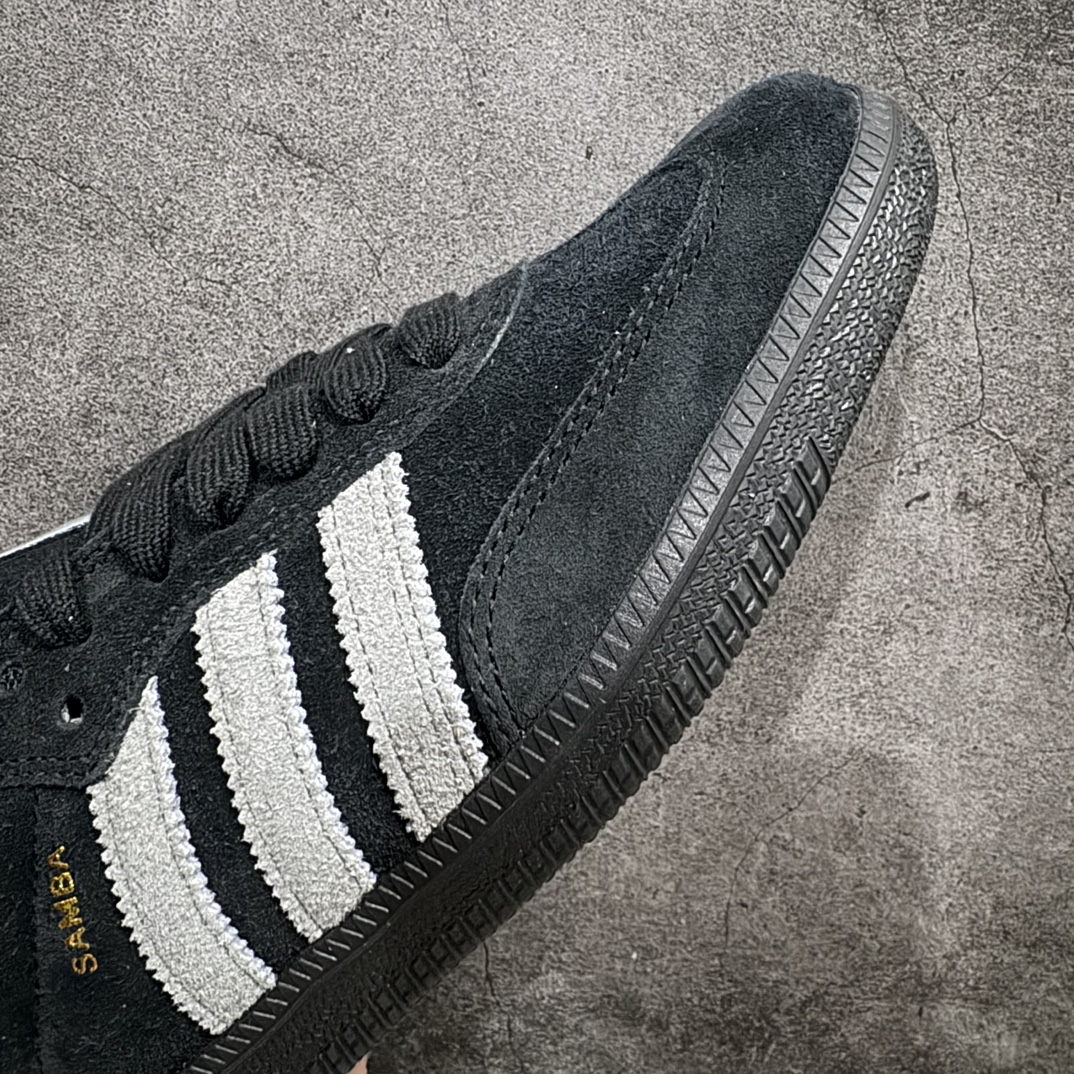 纯原版AdidasSambaOG复古桑巴板鞋纯原大厂出品市面最顶级品质没有之一！此版鞋身全部采用进口原厂