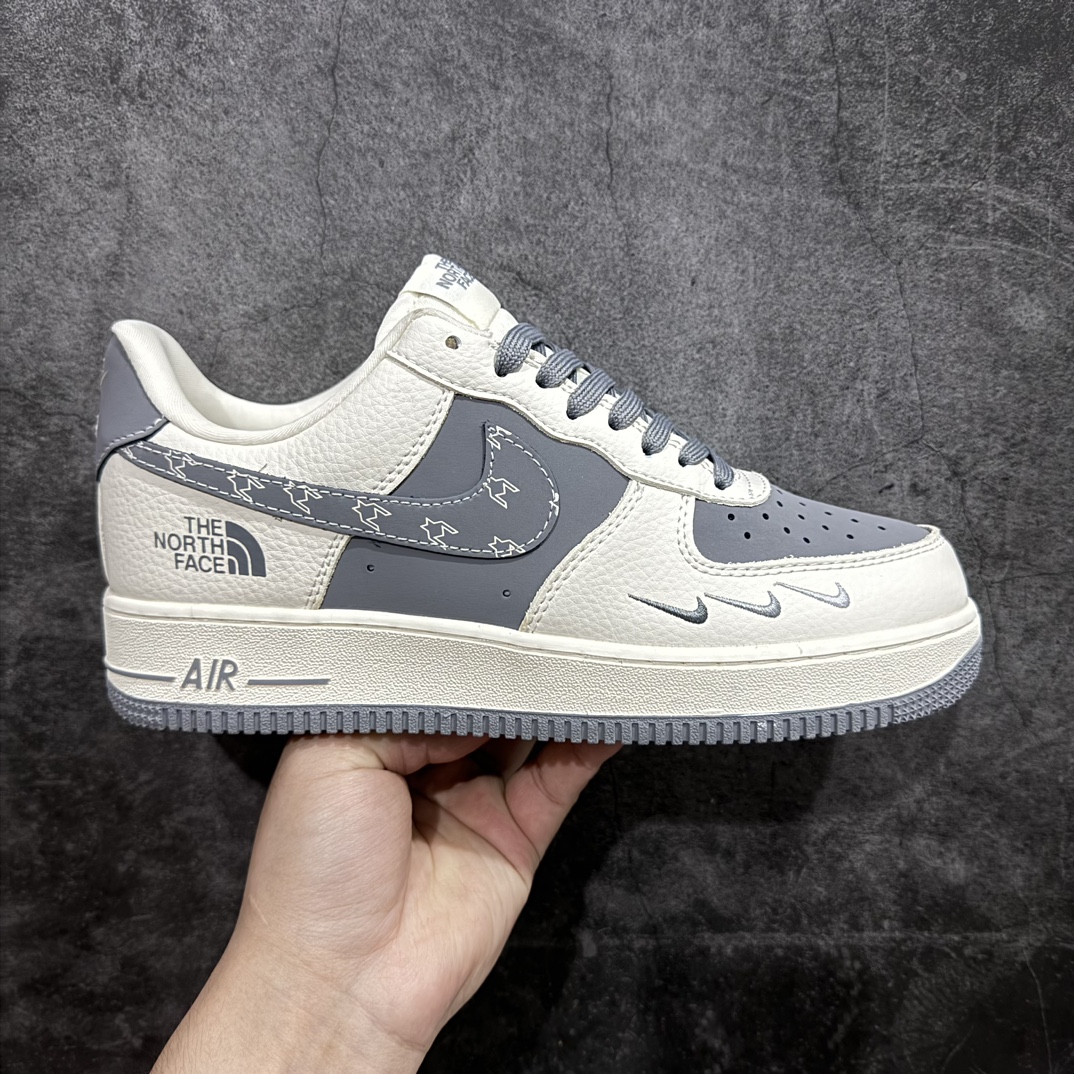 【公司级】Nk Air Force 1\’07 Low 北面熊联名-米灰三勾 空军一号 低帮休闲板鞋 KK1988-011rn原楦头原纸板 原装鞋盒 定制五金配件 内置全掌气垫 原厂鞋底r 尺码：36 36.5 37.5 38 38.5 39 40 40.5 41 42 42.5 43 44 44.5 45  编码：HXS310320-鞋库