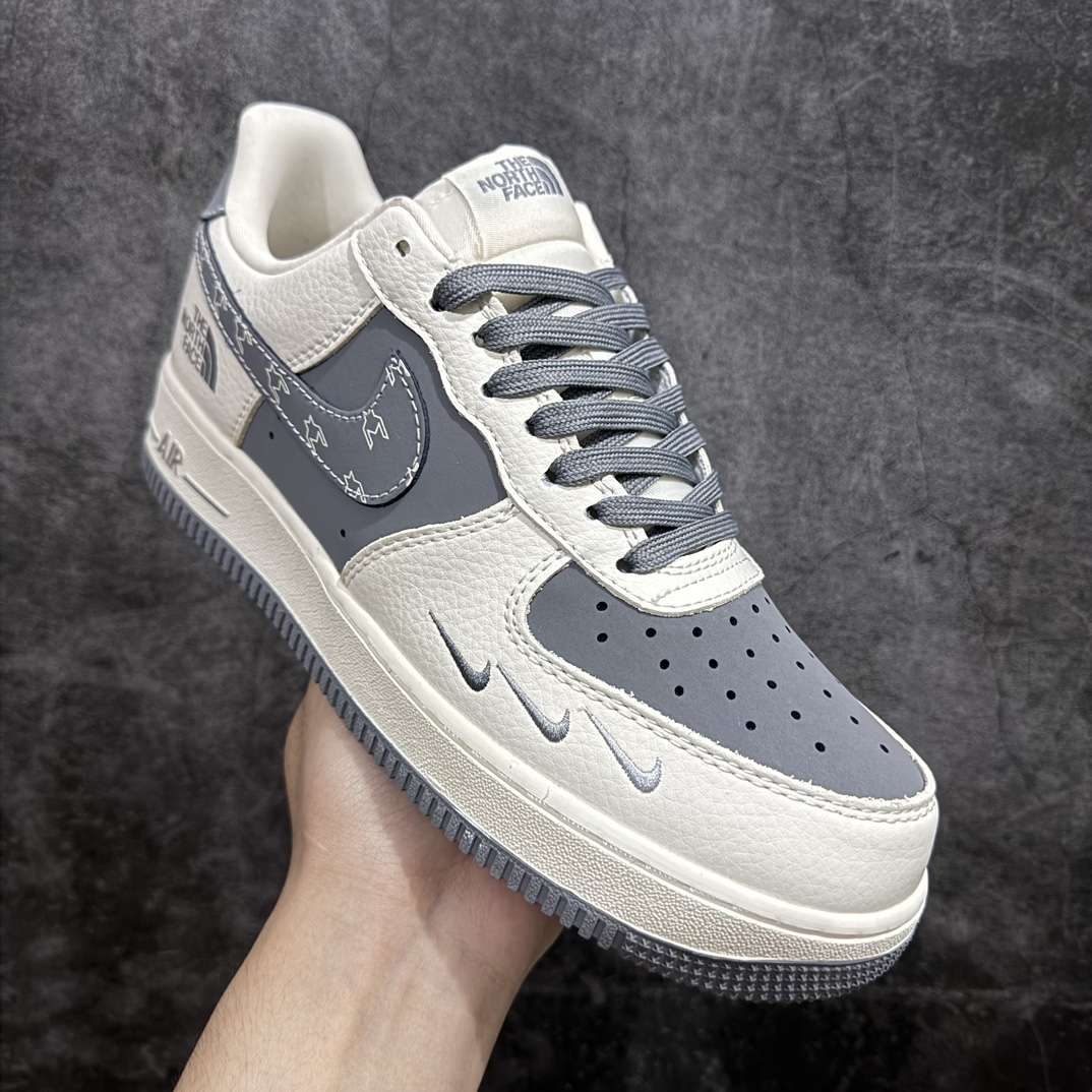 图片[3]-【公司级】Nk Air Force 1\’07 Low 北面熊联名-米灰三勾 空军一号 低帮休闲板鞋 KK1988-011rn原楦头原纸板 原装鞋盒 定制五金配件 内置全掌气垫 原厂鞋底r 尺码：36 36.5 37.5 38 38.5 39 40 40.5 41 42 42.5 43 44 44.5 45  编码：HXS310320-鞋库