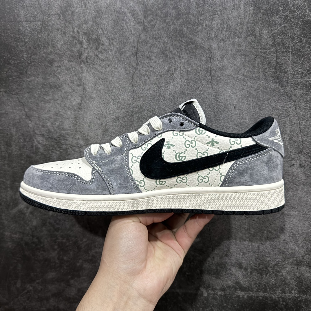 图片[2]-【定制版】Nk SB Dunk Low 斯图西联名-绑带灰白黑勾 周年高端定制 低帮休闲板鞋 SJ2068-305rn定制鞋盒 大厂纯原品质出货 超高清洁度 皮料切割干净无任何毛边 细节完美r 尺码：36 36.5 37.5 38 38.5 39 40 40.5 41 42 42.5 43 44 44.5 45  编码：HXS320340-鞋库