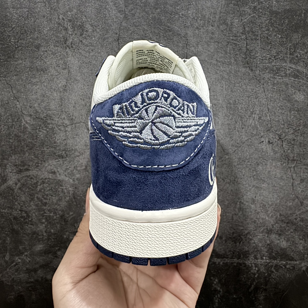 图片[4]-【定制版】Travis Scott x Nike Air Jordan 1 Low x GUCCI 米灰蓝nAir Jordan 1 Low 反转米灰蓝满天星倒钩 纯原版本n全鞋采用原装头层皮，用料扎实 精雕细琢n鞋型极致还原 飞翼3D打印改良 深度立体四线中底拉帮皮料选材 钢印 背胶一应俱全 全新批次 原装原模大底全鞋原厂定制皮料，手感细腻正确折边工艺 完美细节诠释 官方货号：XY2688 109 Size：36 36.5 37.5 38 38.5 39 40 40.5 41 42 42.5 43 44 44.5 45 编码：HXS320340-鞋库