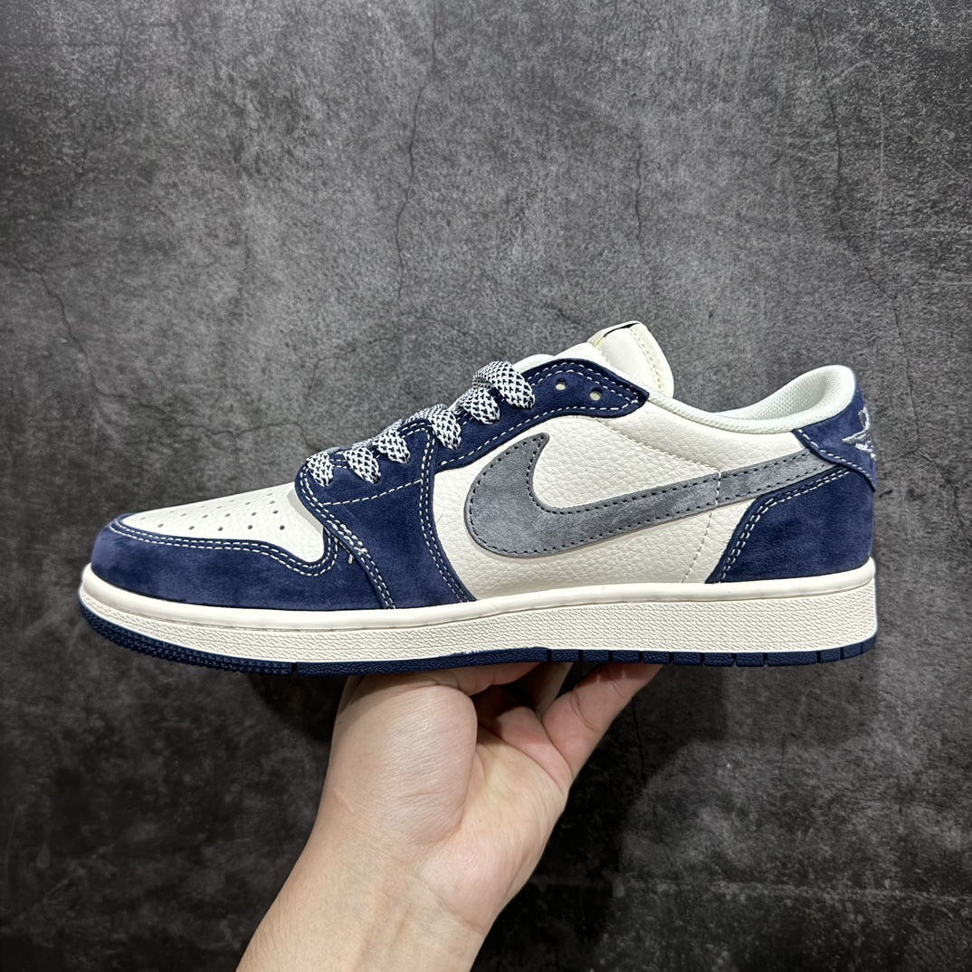 图片[2]-【定制版】Travis Scott x Nike Air Jordan 1 Low x GUCCI 米灰蓝nAir Jordan 1 Low 反转米灰蓝满天星倒钩 纯原版本n全鞋采用原装头层皮，用料扎实 精雕细琢n鞋型极致还原 飞翼3D打印改良 深度立体四线中底拉帮皮料选材 钢印 背胶一应俱全 全新批次 原装原模大底全鞋原厂定制皮料，手感细腻正确折边工艺 完美细节诠释 官方货号：XY2688 109 Size：36 36.5 37.5 38 38.5 39 40 40.5 41 42 42.5 43 44 44.5 45 编码：HXS320340-鞋库