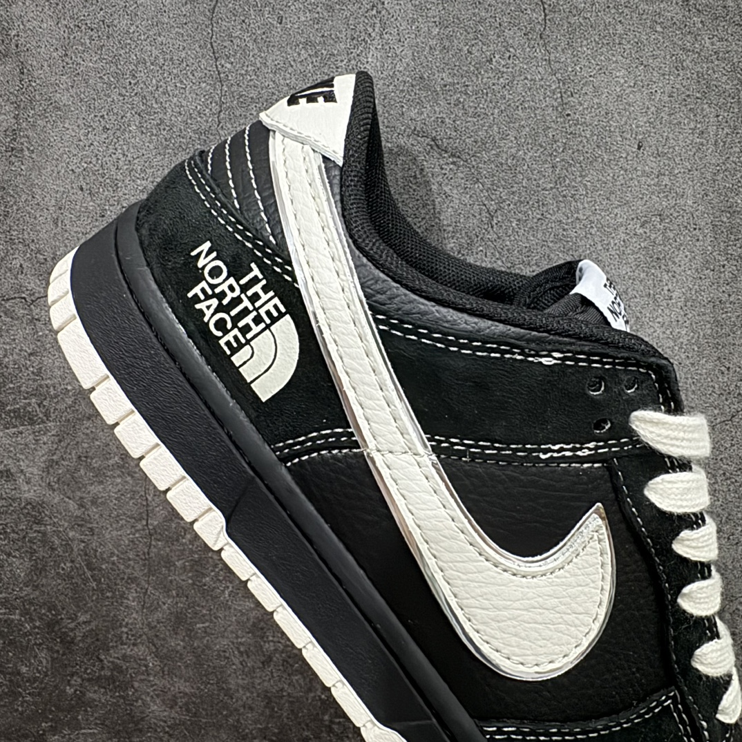 图片[7]-【定制版】NIKE SB Dunk Low x The North Face 黑米小钩n公司级出品 极力推荐n原装头层材料 独家版型蒸餾加工n帶來的是更好的视觉和脚感体验n大厂纯原品质出货 清洁度 电绣工艺皮料切割干净无任何毛边 细节完美官方货号：XX9927 027 尺码： 36 36.5 37.5 38 38.5 39 40 40.5 41 42 42.5 43 44 44.5 45 编码：CC280300-鞋库