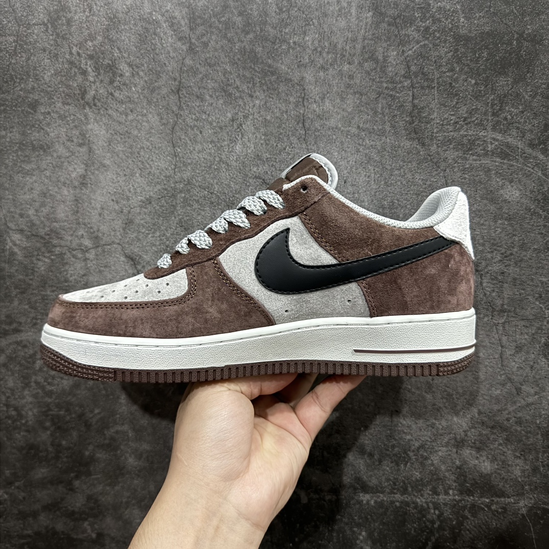 图片[2]-【纯原版】AKIRA×Nike Air Force 1 Low ’07 摩卡黑 麂皮 配色 头成麂皮 满天星配色 空军一号低帮休闲板鞋 原厂麂皮 原楦原纸板 纯正版型 正品NFC感应芯片 高清洁度 内置全掌气垫 货号：DC3366-323 Size：36 36.5 37.5 38 38.5 39 40 40.5 41 42 42.5 43 44 44.5 45 编码：HXS310320-鞋库