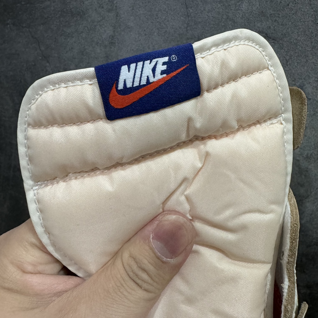 图片[6]-【莞产KZ纯原】 Air Jordan AJ1 High OG WMNS 米橙 DB4612-100n外贸特供批次  新配色不断更新开发全套原纸板楦头开发 确保原汁原味 完美呈现一代版型 一比一鞋头弧度高度鞋身弧度 此版本只针对中端市场 细节品控鞋型随意秒杀市面同价位 鞋型完美 不臃肿别扭 头层皮料加持 用料绝不含糊 进口玻璃冲刀皮料裁剪零毛边 电脑针车工艺 超高鞋面清洁度 最高QC检验标准 控制溢胶瑕疵 原盒原配 飞翼3D高频深度立体 工艺方面大到整体鞋型 漏斗收腰 底线拉帮 LOGO立体程度 小到针眼排布 载片对称 冲孔效果 鞋标规范 鞋垫背胶等等 无一不是口碑收割 每双都是一个回头客SIZE：36 36.5 37.5 38 38.5 39 40 40.5 41 42 42.5 43 44 44.5 45 46 47.5 编码：SL310340-鞋库