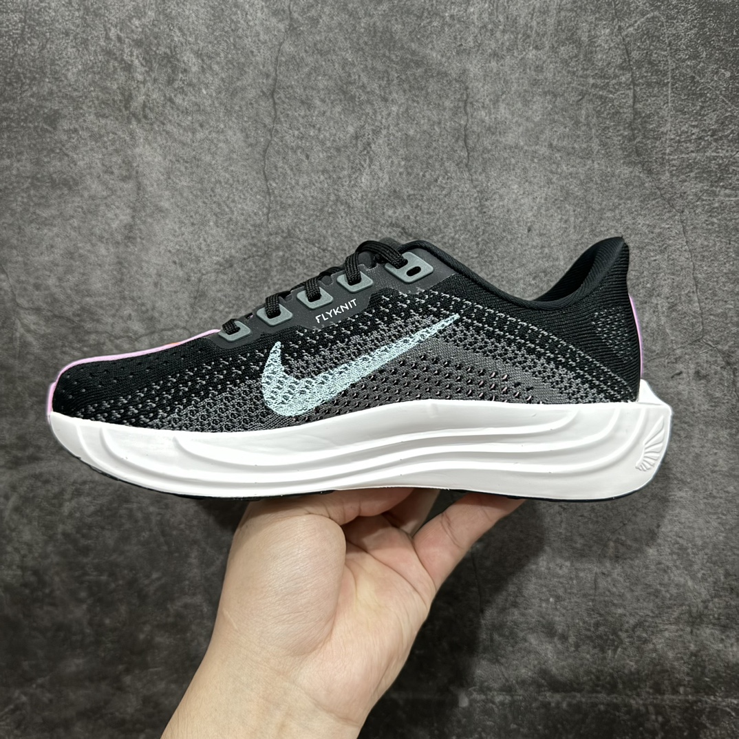 图片[2]-【公司级】Nk Air Zoom Pegasus 35 Plus  Next Nature 超级登月飞马跑步鞋   FQ7261-003rn纯原版本n全新一代拥有 Zoom Air 一如既往的稳定感和流畅感 鞋面采用工程网眼设计 为特定高热区域营造出色透气性 进一步增加鞋面的穿孔数量 让足部能够快速散热  中足搭配 Flywire 飞线 在高速运动时营造舒适稳定的贴合感 内置Zoon气垫加持 动力十足！r 尺码：36 36.5 37.5 38 38.5 39 40  编码：XN240260-鞋库