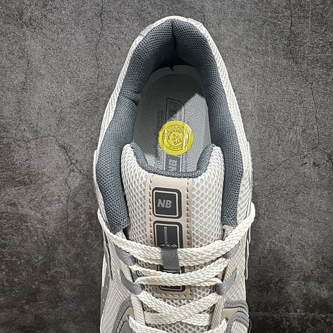 图片[8]-【GS纯原】New Balance1906R 复古休闲跑步鞋老爹鞋 银色 货号：M1906RRDn大厂品质 正确组合底n鞋型没得挑 做的很好 细节各方面处理也挺到位n这是个好版本 价格良心不杀猪‼️n采用轻质牛剖革拼接透气网眼衬垫织物鞋面材质nT-Beam大底提供足步弓支撑，保持步态稳定n后跟搭载外露缓震胶 鞋身整体以各种深浅不一的灰色覆盖，鞋头以淡蓝色调装饰，网眼衬垫通过不规律的色块实现做旧的美感，泛黄的鞋底更是进一步增添了复古气息。 尺码：36 37 37.5 38 38.5 39.5 40 40.5 41.5 42 42.5 43 44 45 编码：NMGS260280-鞋库