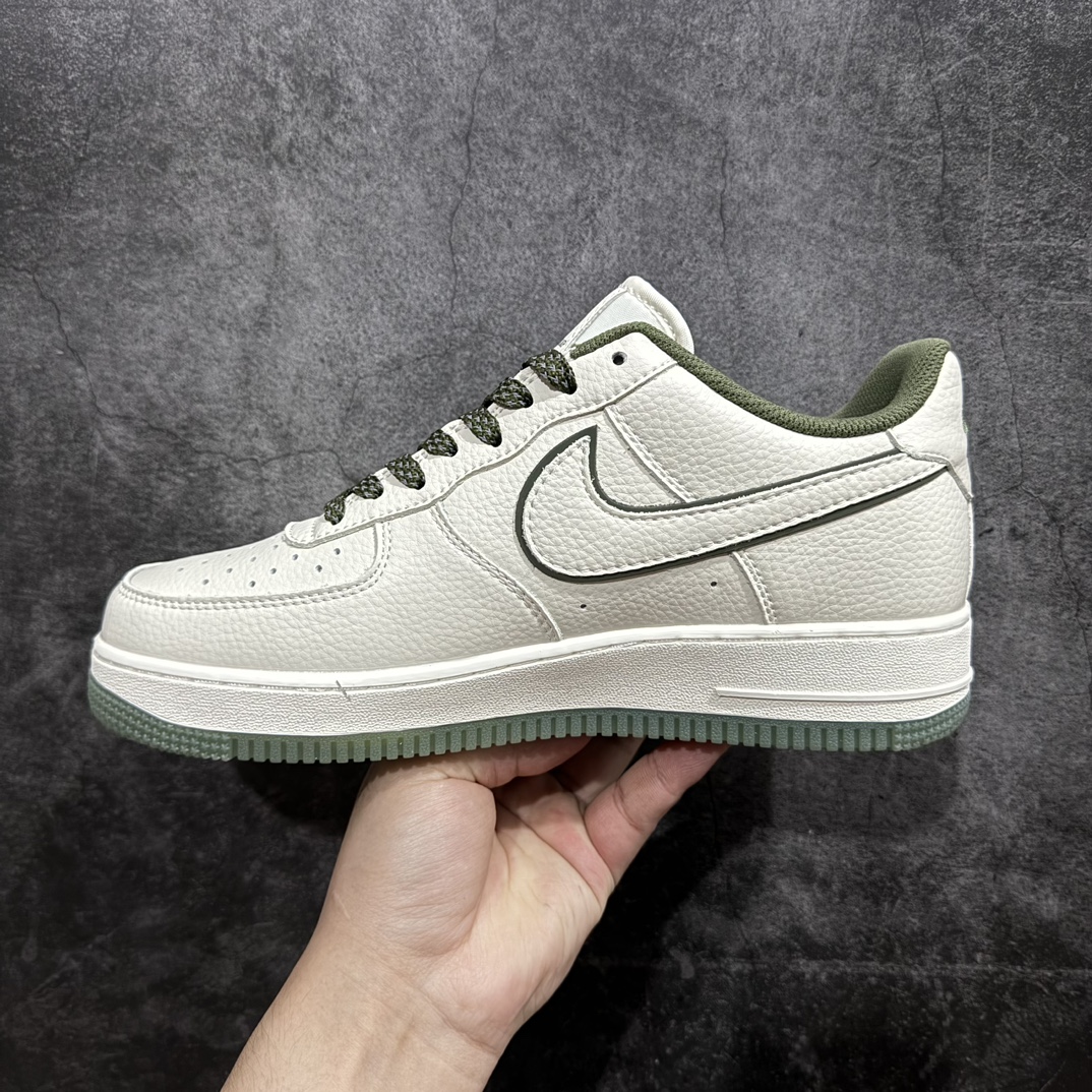 图片[2]-【公司级】海外限量发售 卫冕冠军联名款 Reigning Champ x Nike Air Force 1 \’07 满天星低帮空军一号休闲板鞋 定制皮料 3M反光 原楦原纸板 纯正版型 清洁度完美 内置全掌气垫 货号：RC2369-173 Size：36 36.5 37.5 38 38.5 39 40 40.5 41 42 42.5 43 44 44.5 45 编码：LF290300-莆田鞋批发中心