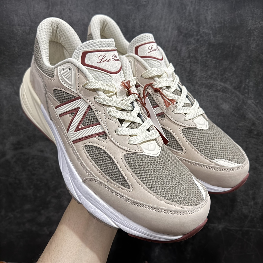 【总裁版本】Loro Piana x New Balance NB 990 V6 舒适百搭防滑耐磨 低帮跑步鞋 高端美产血统经典复古休闲运动百搭老爹跑步鞋 U990LO6rnn高端版本 此版工艺复杂n采用台产猪巴革及透气网眼材质原装6层组合底模精密开发搭载全新碳素中底 后跟透明TPU水晶装饰条稳固r 尺码：36 37 37.5 38 38.5 39.5 40 40.5 41.5 42 42.5 43 44 44.5 45 46.5  编码：-鞋库