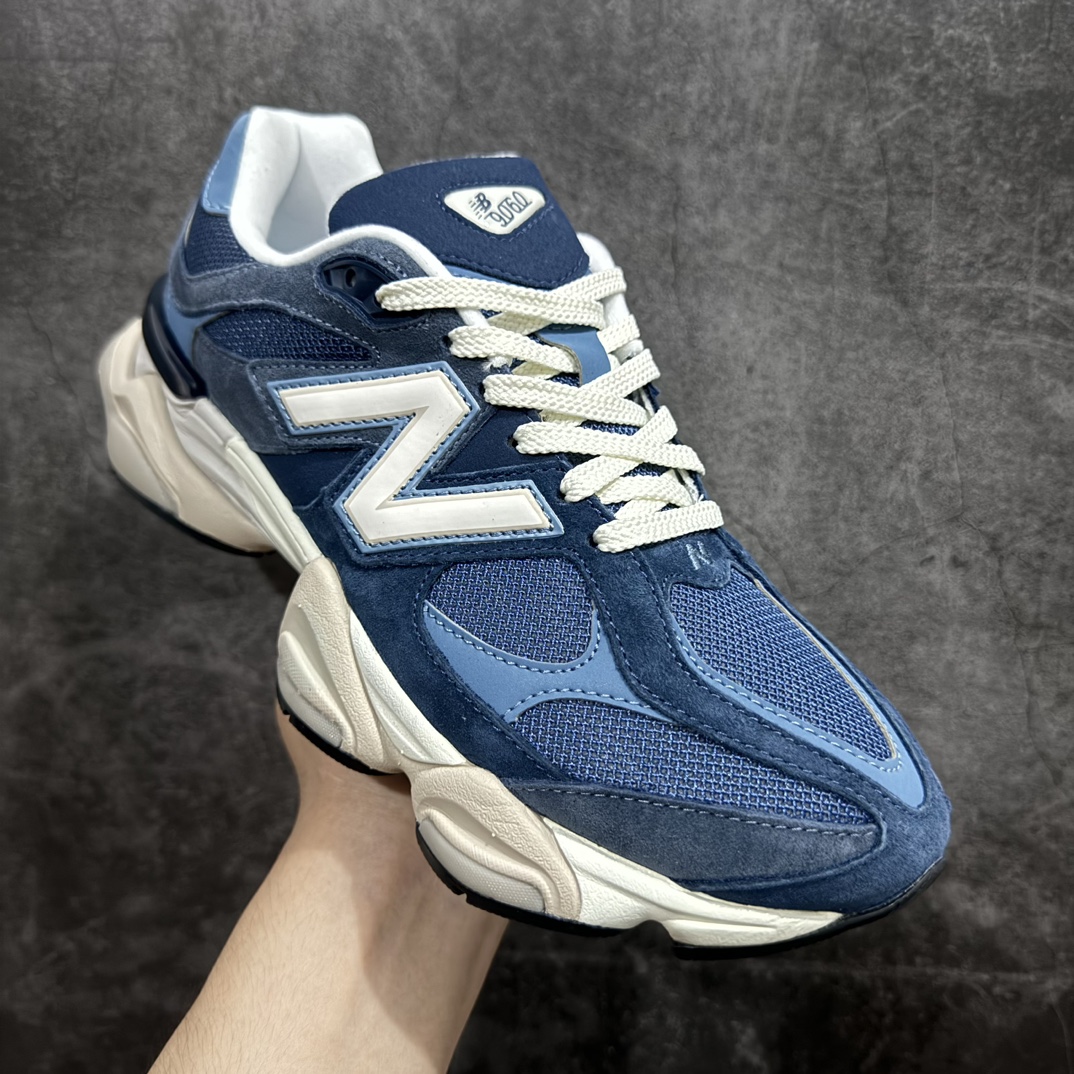 图片[3]-【纯原版】 New Balance NB9060 联名款 复古休闲运动慢跑鞋 白蓝色 U9060EEFn 全套原楦原纸板原厂数据开发 进口三明治网面 原装进口翻毛皮料正确绒感卡色 正确中底拉帮中底网布细节 原厂标裁 带紫光防伪 定制后跟透明水晶模块 冲裁组合 大底贴合程度胶水上色把控完美 整洁度挑战全网艺术家 多道序QC把关品质完善 匠心打造 耗时两个月开发完成 工艺极其复杂难度可想而知 新开独立私模大底 全网唯一正确六层组合大底 高端零售专供产物Size：36 37 37.5 38 38.5 39 40 40.5 41 42 42.5 43 44 45 46.5 编码：JP270300-鞋库