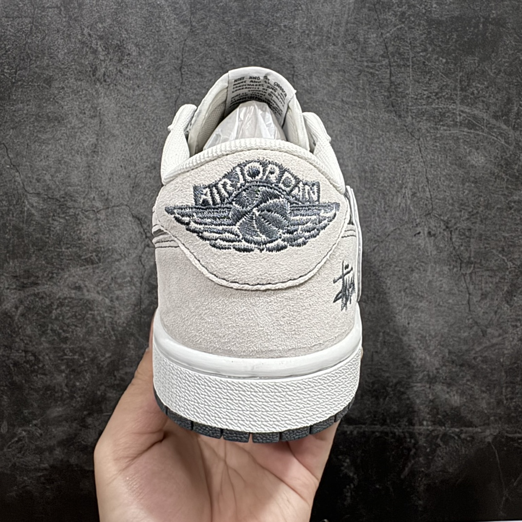 图片[4]-【定制版】TS x Air Jordan AJ1 Low 倒钩低帮联名定制配色 XY2688-120原厂内置气垫魔块 A模大底 头层小牛皮 鞋舌AJ原厂专用牛津布+AJ专用反口珍珠布+原厂无杂质高弹内里海棉+特殊封边弹力鞋带SIZE：36 36.5 37.5 38 38.5 39 40 40.5 41 42 42.5 43 44 44.5 45 46 47.5 编码：HXS320340-鞋库