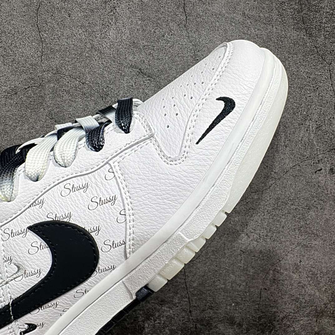 图片[6]-【定制版】Stussy x Nike Dunk Low 白色黑勾n此款主张打破传统的工业化流水线设计限制，以Made by ideas的超级创意为理念，集结众多潮流设计师，结合时下最ing潮流风尚，为潮流爱好者打造彰品自我的专属潮品。同时尊重每个年轻人对于潮流的理解与选择，主张“让每个年轻人塑造自己的潮流”。 货号：NK3638-045 Size：36 36.5 37.5 38 38.5 39 40 40.5 41 42 42.5 43 44 44.5 45 编码：HXS320340-鞋库