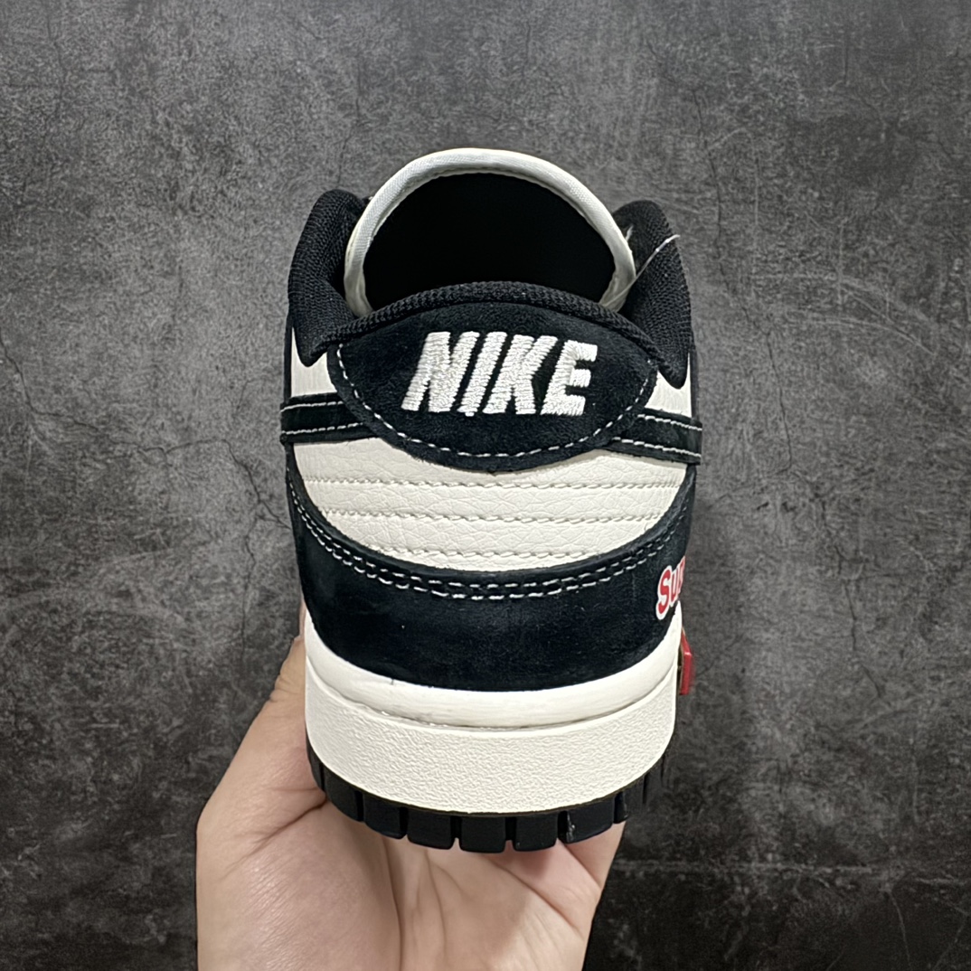 图片[4]-【定制版】Nike SB Dunk Low x Supreme 米黑白小钩满天星n纯原大厂出品 极力推荐n原装头层材料 独家版型蒸餾加工n帶來的是更好的视觉和脚感体验n大厂纯原品质出货 清洁度 电绣工艺皮料切割干净无任何毛边 细节完美 官方货号：MM1089 020 尺码：36 36.5 37.5 38 38.5 39 40 40.5 41 42 42.5 43 44 44.5 45 编码：HXS320340-鞋库