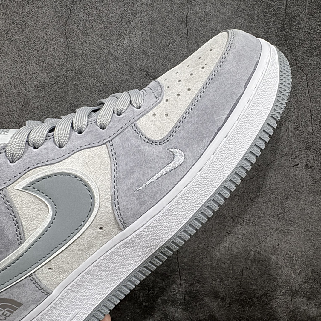 图片[6]-【公司级】海外限量发售 Nike Air Force 1 \’07 Low “北面联名–银灰猪八”空军一号 低帮 运动鞋 休闲鞋 折边针车 工艺难度大 原楦头原纸板 原装鞋盒 定制五金配件 内置全掌气垫 原厂鞋底货号：KK3333-004 Size：36 36.5 37.5 38 38.5 39 40 40.5 41 42 42.5 43 44 44.5 45 编码：HXS310320-鞋库