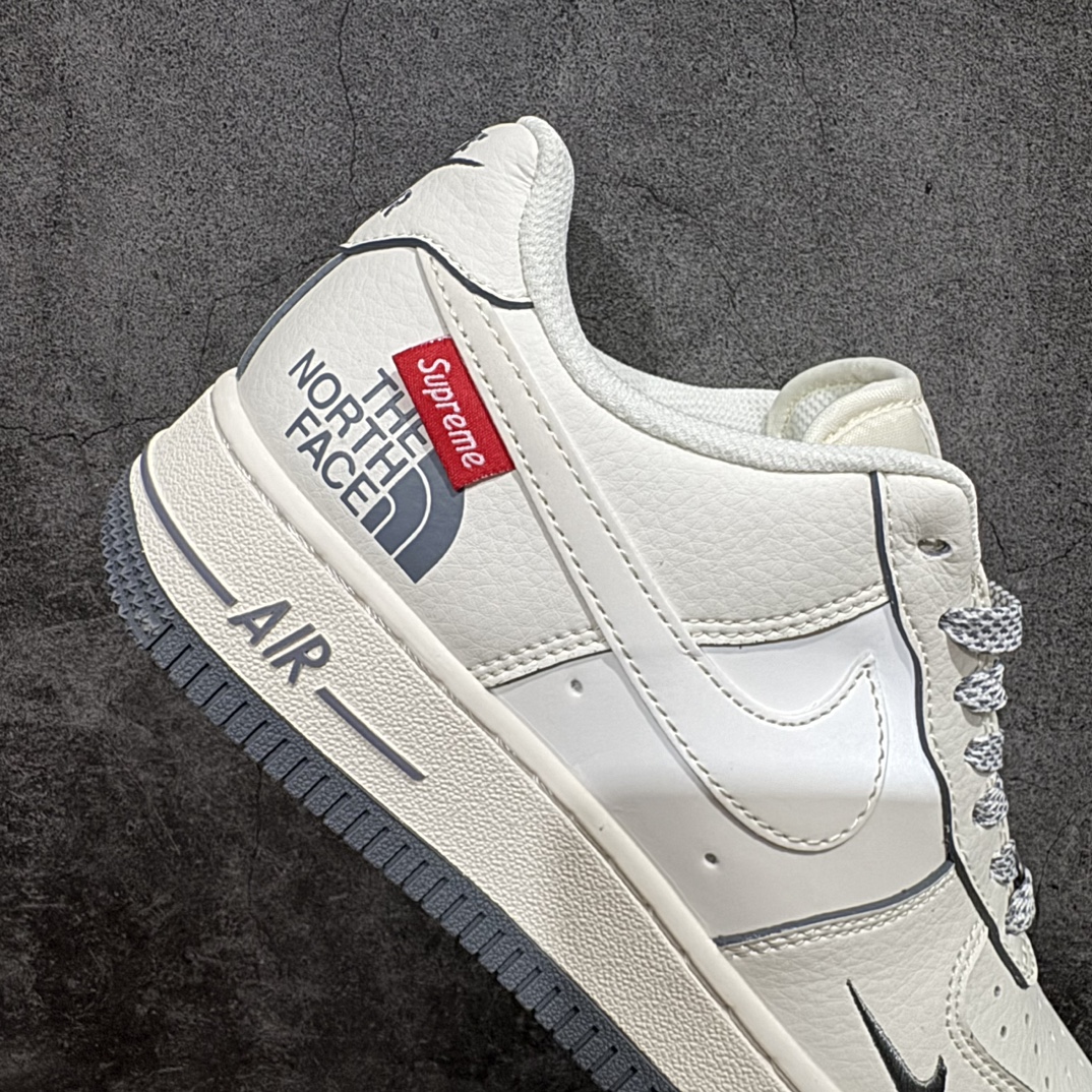 图片[7]-【公司级】海外限量发售NIke Air Force 1 \’07 Low “Supreme北面联名–透心米灰”空军一号 低帮 运动鞋 休闲鞋 折边针车 工艺难度大 原楦头原纸板 原装鞋盒 定制五金配件 内置全掌气垫 原厂鞋底货号：XZ1996-710 Size：36 36.5 37.5 38 38.5 39 40 40.5 41 42 42.5 43 44 44.5 45 编码：HXS310320-鞋库