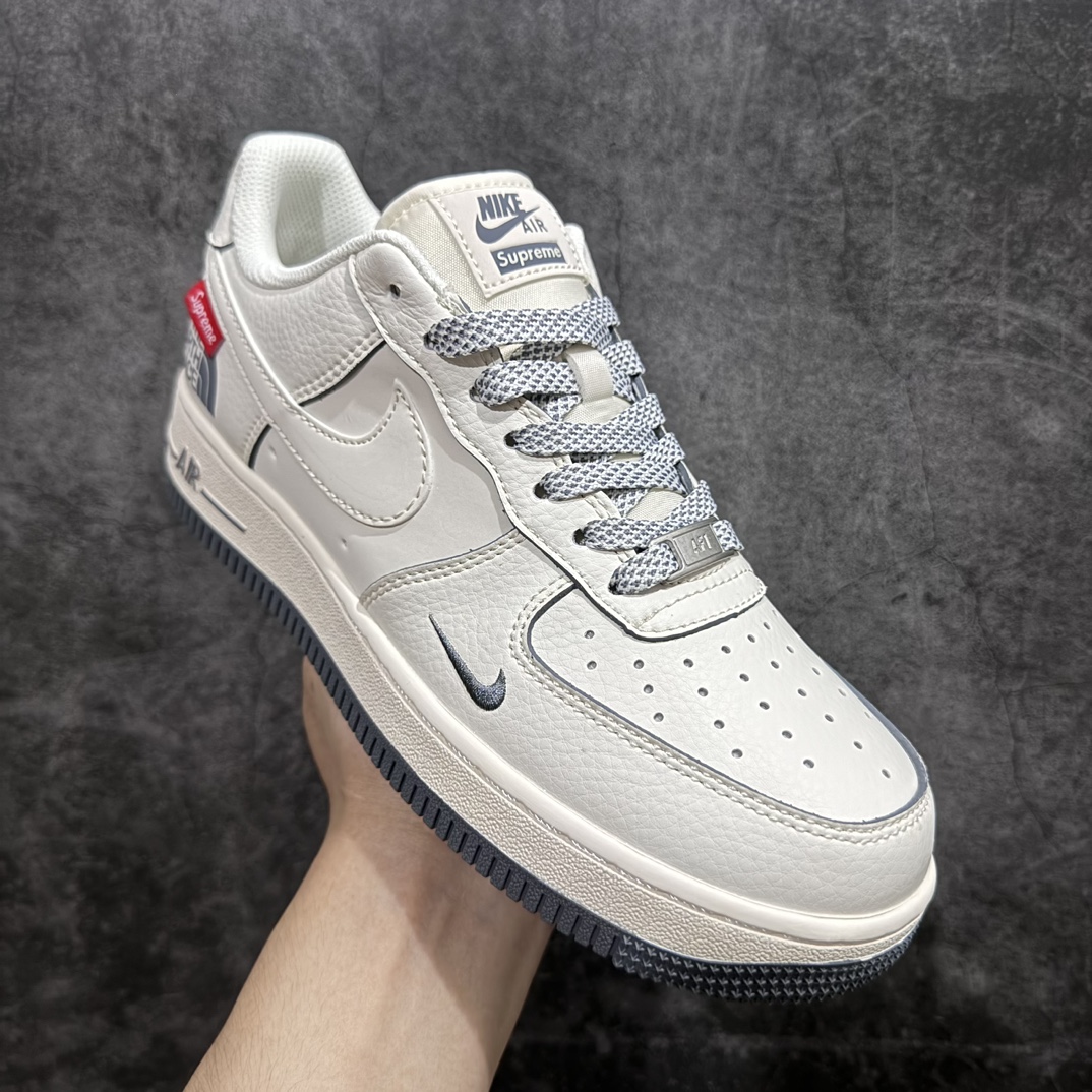 图片[3]-【公司级】海外限量发售NIke Air Force 1 \’07 Low “Supreme北面联名–透心米灰”空军一号 低帮 运动鞋 休闲鞋 折边针车 工艺难度大 原楦头原纸板 原装鞋盒 定制五金配件 内置全掌气垫 原厂鞋底货号：XZ1996-710 Size：36 36.5 37.5 38 38.5 39 40 40.5 41 42 42.5 43 44 44.5 45 编码：HXS310320-鞋库