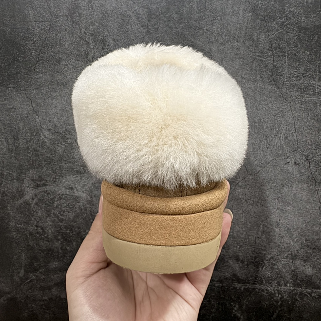 图片[4]-【X1广东礼盒版】市面顶级版本 UGG 毛毛虫厚底4cm 厚底1146390n 女款 小红书爆款n广州外贸大厂生产 鞋头到鞋垫真羊皮毛一体 独立外盒包装 芯片 带防水工艺 区别市面任何版本1.5Ccm薄底 独立原版开发大底 羊绒鞋垫 冬季保暖外出 家居都是很适合的选择 进年uug推出款式系列 局部偏向年轻消费者喜好 也走到时尚潮流穿搭的前沿 鞋身材质 防泼水涂层翻毛皮鞋面 17毫米UGGPURE™植入式羊毛内底 轻便防滑舒适橡胶外底 带有品牌LOGO商标 带全套包装  尺码: 35 36 37 38 39 40 编码：HH340360-鞋库