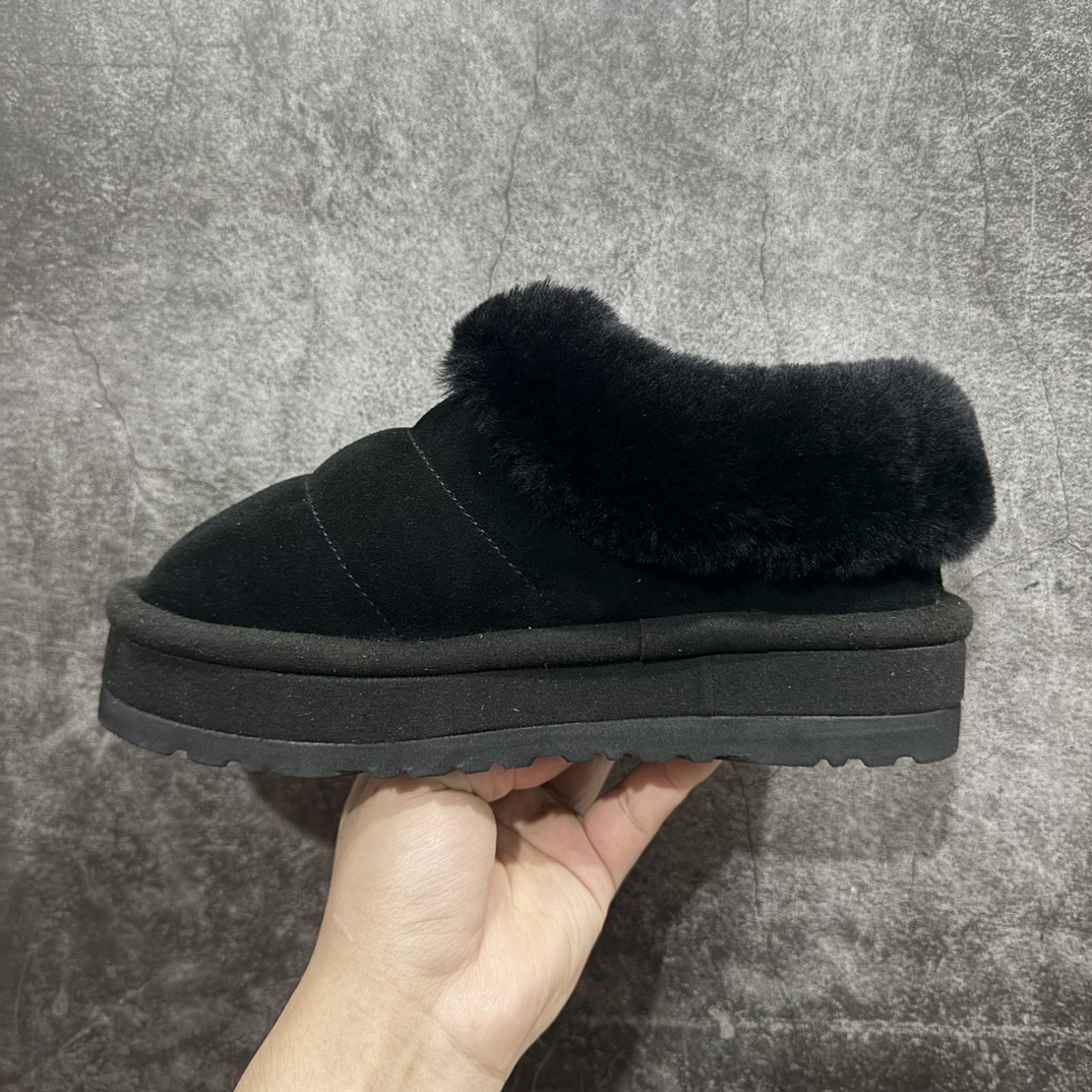 图片[2]-【X1广东礼盒版】市面顶级版本 UGG 毛毛虫厚底4cm 厚底1146390n 女款 小红书爆款n广州外贸大厂生产 鞋头到鞋垫真羊皮毛一体 独立外盒包装 芯片 带防水工艺 区别市面任何版本1.5Ccm薄底 独立原版开发大底 羊绒鞋垫 冬季保暖外出 家居都是很适合的选择 进年uug推出款式系列 局部偏向年轻消费者喜好 也走到时尚潮流穿搭的前沿 鞋身材质 防泼水涂层翻毛皮鞋面 17毫米UGGPURE™植入式羊毛内底 轻便防滑舒适橡胶外底 带有品牌LOGO商标 带全套包装  尺码: 35 36 37 38 39 40 编码：HH340360-鞋库