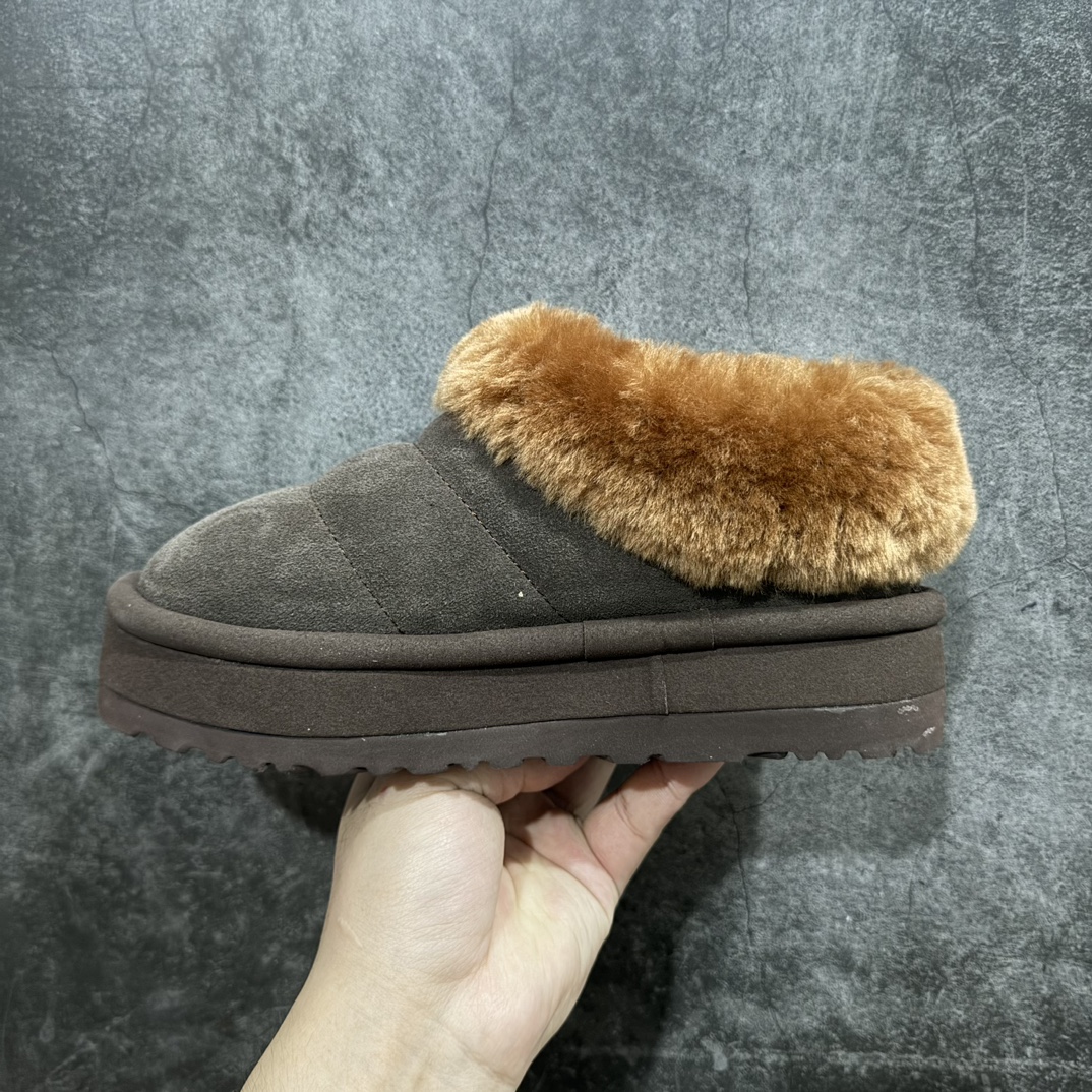 图片[2]-【X1广东礼盒版】市面顶级版本 UGG 毛毛虫厚底4cm 厚底1146390n 女款 小红书爆款n广州外贸大厂生产 鞋头到鞋垫真羊皮毛一体 独立外盒包装 芯片 带防水工艺 区别市面任何版本1.5Ccm薄底 独立原版开发大底 羊绒鞋垫 冬季保暖外出 家居都是很适合的选择 进年uug推出款式系列 局部偏向年轻消费者喜好 也走到时尚潮流穿搭的前沿 鞋身材质 防泼水涂层翻毛皮鞋面 17毫米UGGPURE™植入式羊毛内底 轻便防滑舒适橡胶外底 带有品牌LOGO商标 带全套包装  尺码: 35 36 37 38 39 40 编码：HH340360-鞋库