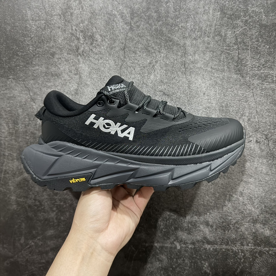 【公司级】HOKA ONE ONE Skyline-Float X 动感系列舒适减震防滑低帮跑鞋 rn#鞋款特别研发使用性能独特的几何形跑鞋中底，鞋底更厚、更高、回弹性也更好，除了卓越的缓冲性能，它还能为各种阶段的跑者带来更具动感、更加稳定的跑步体验。r 尺码：36 36.5 37 38 38.5 39 40 40.5 41 42 42.5 43 44 45  编码：LDS250270-鞋库