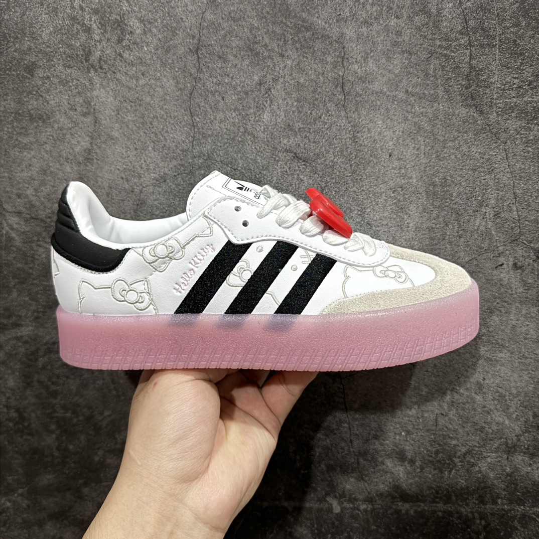 【神版】Adidas/阿迪达斯 男女运动鞋 三叶草 hello kitty 猫 SAMBAVEGAN休闲鞋德训复古板鞋经典运动鞋nn采用环保设计的焕新adidas Samba经典鞋,力求伴你前行。继承原版风格和质感,同时采用环保设计,旨在助力打造美好未来。含标志性T形鞋头,旨在保留往日足球风。• 常规型剪裁• 系带设计• 穿着舒适• 标志性经典鞋• 橡胶外底• 合成衬里• 该产品所用材质不含动物制品。 货号：IG4450n码数：36 36⅔ 37⅓ 38 38⅔ 39⅓ 40  编码：DZ210240-鞋库