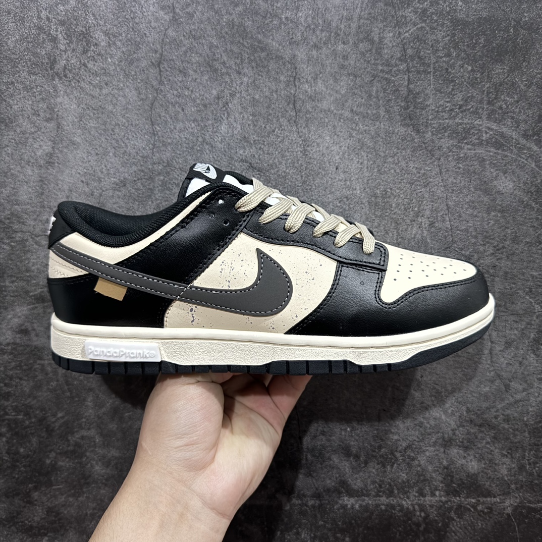 【纯原YC版】Nike Dunk Low 太空灰岩 黑米n此款鞋子采用了经典的黑白米三色搭配，这种配色不仅经典耐看，而且非常百搭，适合各种场合穿着，侧面的Swoosh标志是Nike的经典元素之一，交色的处理与整体设计相协调，增加了视觉层次感，Swoosh下做了一个橙色的标签，为整个设计增添了一抹亮色，使得鞋子更加生动有趣。 货号：DD1391-100 Size：40 40.5 41 42 42.5 43 44 44.5 45 46 编码：HXS300330-鞋库