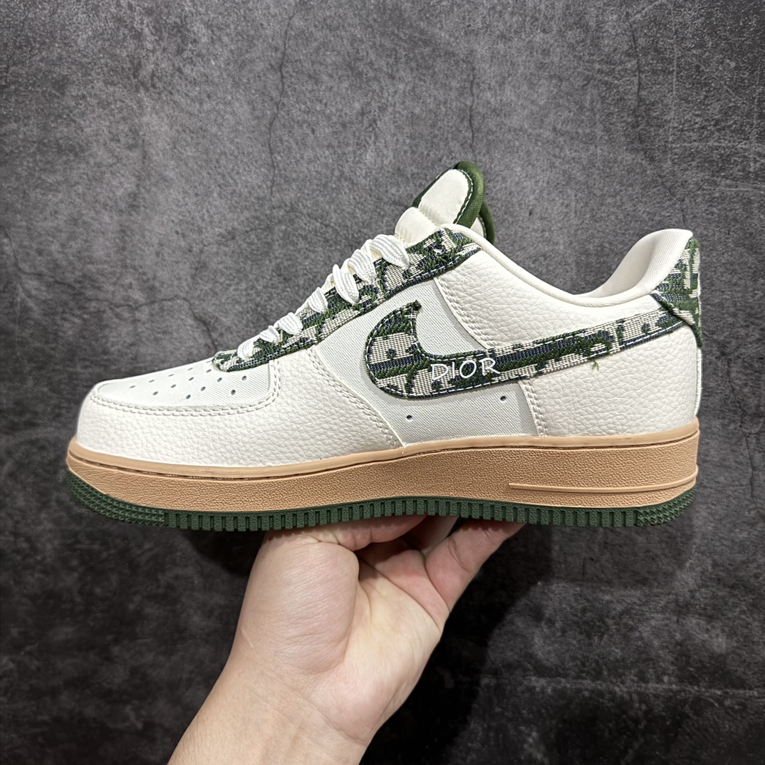 图片[2]-【公司级】海外限量发售Nike Air Force 1 \’07 Low “迪奥联名–米绿花纹勾”空军一号 低帮 运动鞋 休闲鞋 折边针车 工艺难度大 原楦头原纸板 原装鞋盒 定制五金配件 内置全掌气垫 原厂鞋底货号：KK1988-010 Size：36 36.5 37.5 38 38.5 39 40 40.5 41 42 42.5 43 44 44.5 45 编码：HXS310320-鞋库