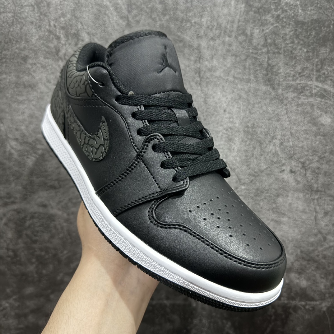 图片[3]-【lw福利版】Air Jordan AJ1 Low 低帮系列 品质全新升级 七十多色陆续出货 知名大厂出品 工厂配套商长期套现 正常出厂触碰不到的单价 百分百全新货品 零氧化发霉 给足利润空间操作 超乎所想的高性价比 原装楦头纸板开发 完美鞋型 超高清洁度 鞋型不臃肿别扭 原厂内置全掌气垫 A模大底 鞋舌AJ原厂专用牛津布 AJ专用反口珍珠布 原厂无杂质高弹内里海棉 特殊封边弹力鞋带 原鞋开模 拒绝公底 购置公司同步原材料 都有细节原汁原味 忠于原版 尺码：36 36.5 37.5 38 38.5 39 40 40.5 41 42 42.5 43 44 44.5 45 46 47.5-选品中心