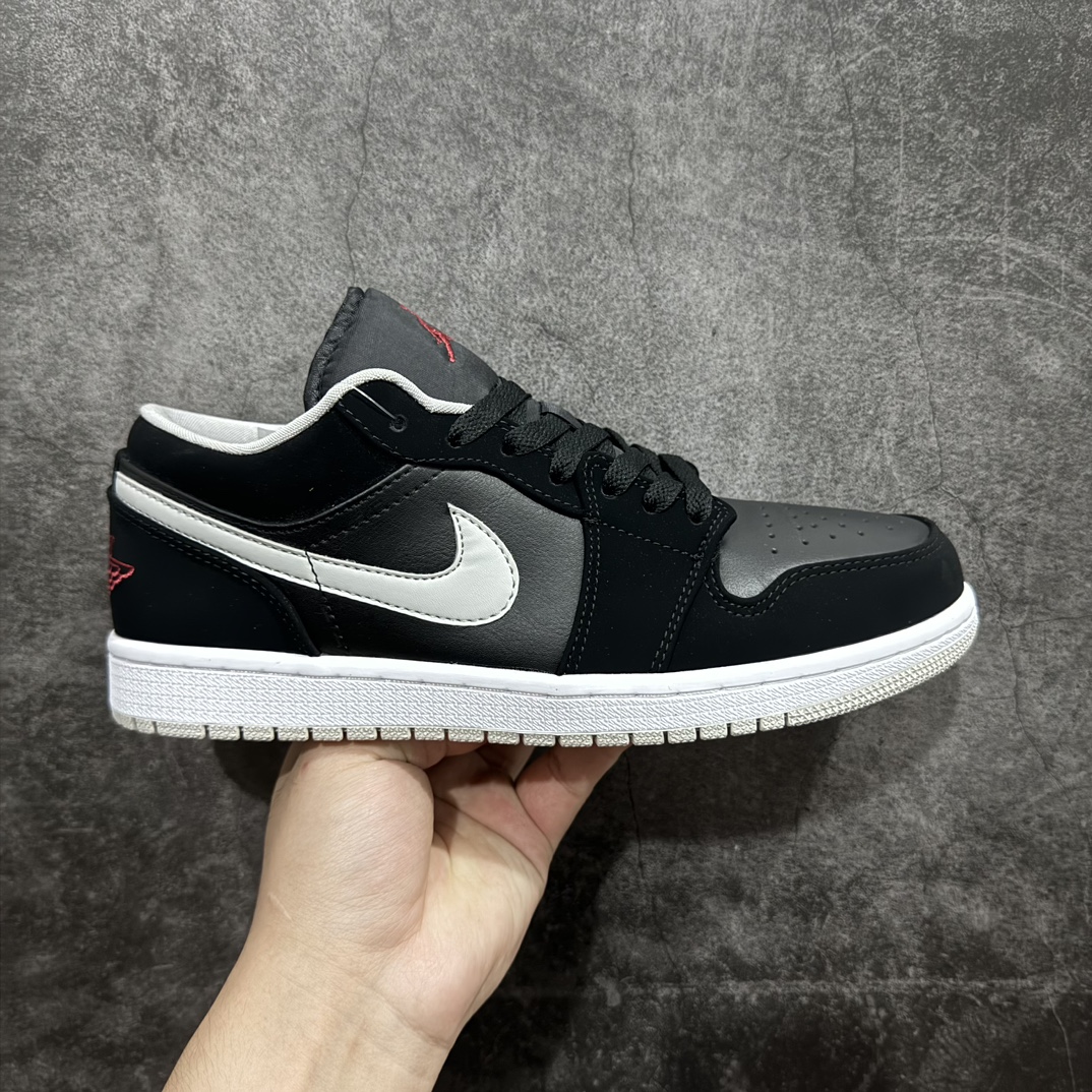 【lw福利版】Air Jordan AJ1 Low 低帮系列 品质全新升级 七十多色陆续出货 知名大厂出品 工厂配套商长期套现 正常出厂触碰不到的单价 百分百全新货品 零氧化发霉 给足利润空间操作 超乎所想的高性价比 原装楦头纸板开发 完美鞋型 超高清洁度 鞋型不臃肿别扭 原厂内置全掌气垫 A模大底 鞋舌AJ原厂专用牛津布 AJ专用反口珍珠布 原厂无杂质高弹内里海棉 特殊封边弹力鞋带 原鞋开模 拒绝公底 购置公司同步原材料 都有细节原汁原味 忠于原版 尺码：36 36.5 37.5 38 38.5 39 40 40.5 41 42 42.5 43 44 44.5 45 46 47.5-选品中心