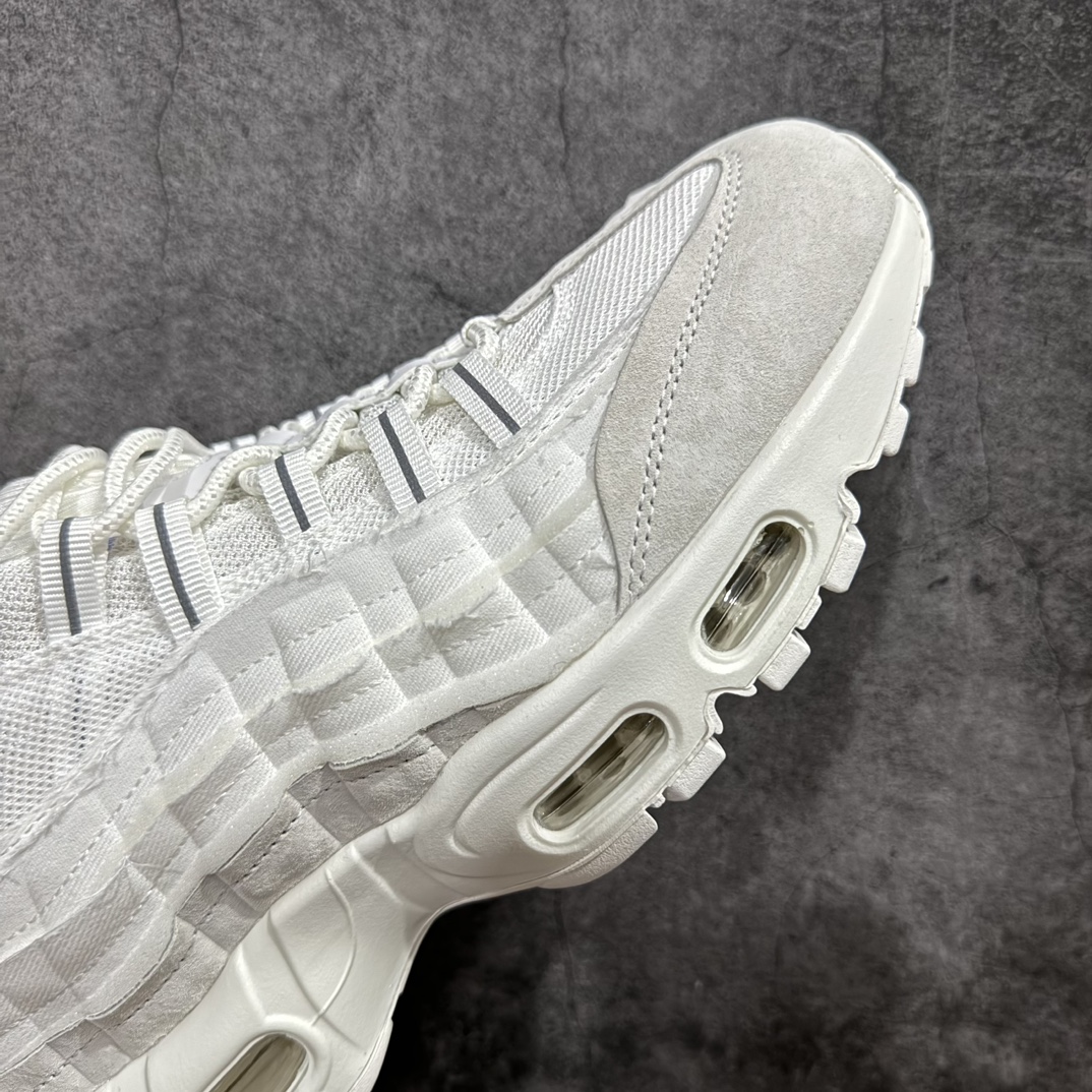 图片[6]-【公司级】CDG x NIKE  Air Max 95 复古单品n潮流百搭 气垫缓震慢跑鞋 CU8406-100nAir Max 95就是源于设计师塞吉奥·罗扎诺的构想Nike Air Max 95的设计灵感源于人体构造n中底设计基于人体的脊柱构造 是整体设计的核心n尼龙孔眼代表了肋骨 而分层式面板和网眼象征着肌肉纤维和肉体组织nAir Max95采用了两个独立的吹塑成型的Air-Sole单元n并首次在前掌使用可视化气垫设计nSwoosh logo被当作一个标点符号放在了鞋子的后帮位置n 尺码：36 36.5 37.5 38 38.5 39 40 40.5 41 42 42.5 43 44 44.5 45 编码：HC320330-鞋库