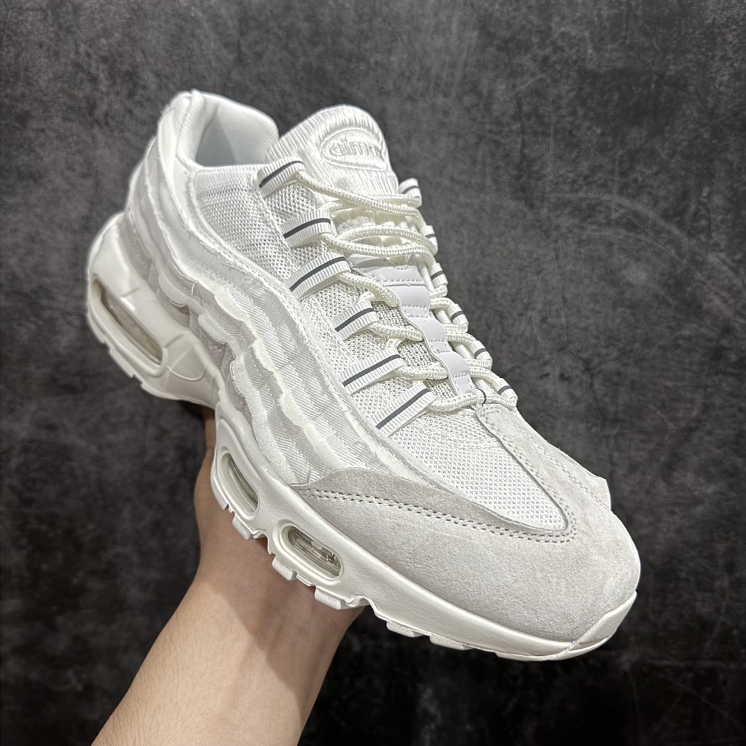 图片[3]-【公司级】CDG x NIKE  Air Max 95 复古单品n潮流百搭 气垫缓震慢跑鞋 CU8406-100nAir Max 95就是源于设计师塞吉奥·罗扎诺的构想Nike Air Max 95的设计灵感源于人体构造n中底设计基于人体的脊柱构造 是整体设计的核心n尼龙孔眼代表了肋骨 而分层式面板和网眼象征着肌肉纤维和肉体组织nAir Max95采用了两个独立的吹塑成型的Air-Sole单元n并首次在前掌使用可视化气垫设计nSwoosh logo被当作一个标点符号放在了鞋子的后帮位置n 尺码：36 36.5 37.5 38 38.5 39 40 40.5 41 42 42.5 43 44 44.5 45 编码：HC320330-鞋库