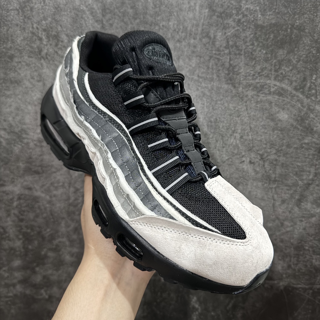 图片[3]-【公司级】CDG x NIKE  Air Max 95 复古单品n潮流百搭 气垫缓震慢跑鞋 CU8406-101nAir Max 95就是源于设计师塞吉奥·罗扎诺的构想Nike Air Max 95的设计灵感源于人体构造n中底设计基于人体的脊柱构造 是整体设计的核心n尼龙孔眼代表了肋骨 而分层式面板和网眼象征着肌肉纤维和肉体组织nAir Max95采用了两个独立的吹塑成型的Air-Sole单元n并首次在前掌使用可视化气垫设计nSwoosh logo被当作一个标点符号放在了鞋子的后帮位置n 尺码：36 36.5 37.5 38 38.5 39 40 40.5 41 42 42.5 43 44 44.5 45 编码：HC320330-鞋库