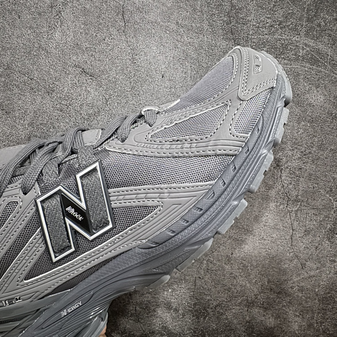 图片[6]-【GS纯原】New Balance1906R 复古休闲跑步鞋老爹鞋 灰色 货号：M1906RUn大厂品质 正确组合底n鞋型没得挑 做的很好 细节各方面处理也挺到位n这是个好版本 价格良心不杀猪‼️n采用轻质牛剖革拼接透气网眼衬垫织物鞋面材质nT-Beam大底提供足步弓支撑，保持步态稳定n后跟搭载外露缓震胶 鞋身整体以各种深浅不一的灰色覆盖，鞋头以淡蓝色调装饰，网眼衬垫通过不规律的色块实现做旧的美感，泛黄的鞋底更是进一步增添了复古气息。 尺码：36 37 37.5 38 38.5 39.5 40 40.5 41.5 42 42.5 43 44 45 编码：NMXF260280-鞋库